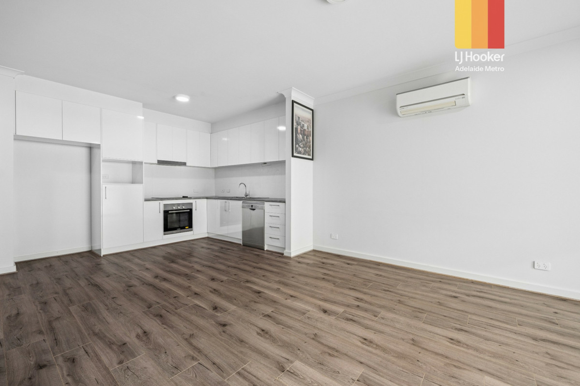 18/9 Arabella Court — photo 7 of 19