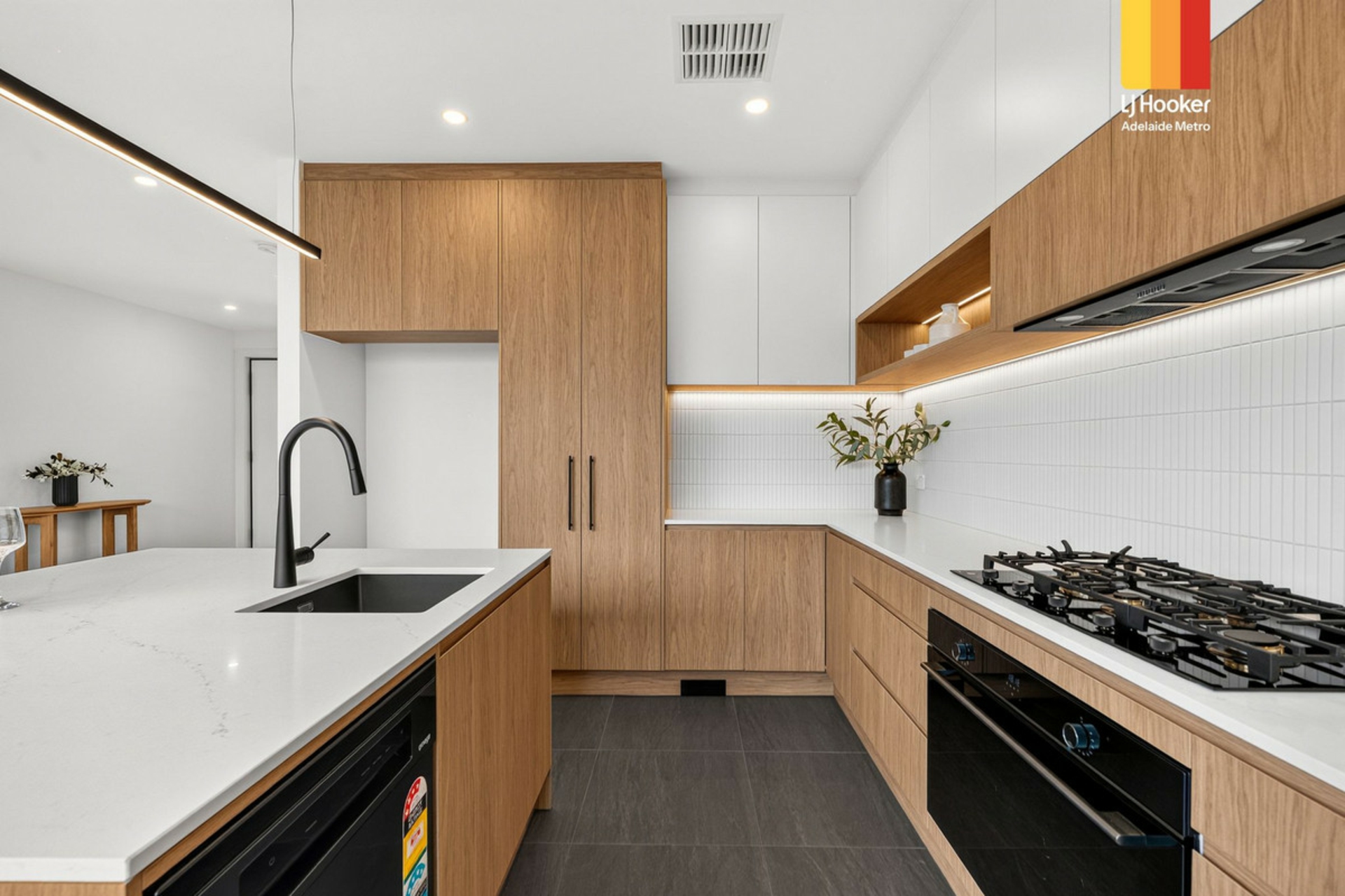 38 Seaton Terrace — photo 10 of 24