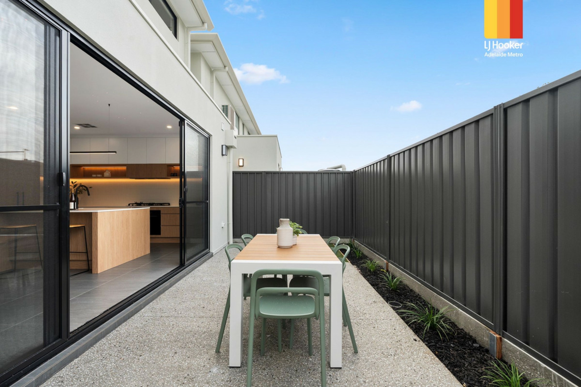 38 Seaton Terrace — photo 23 of 24