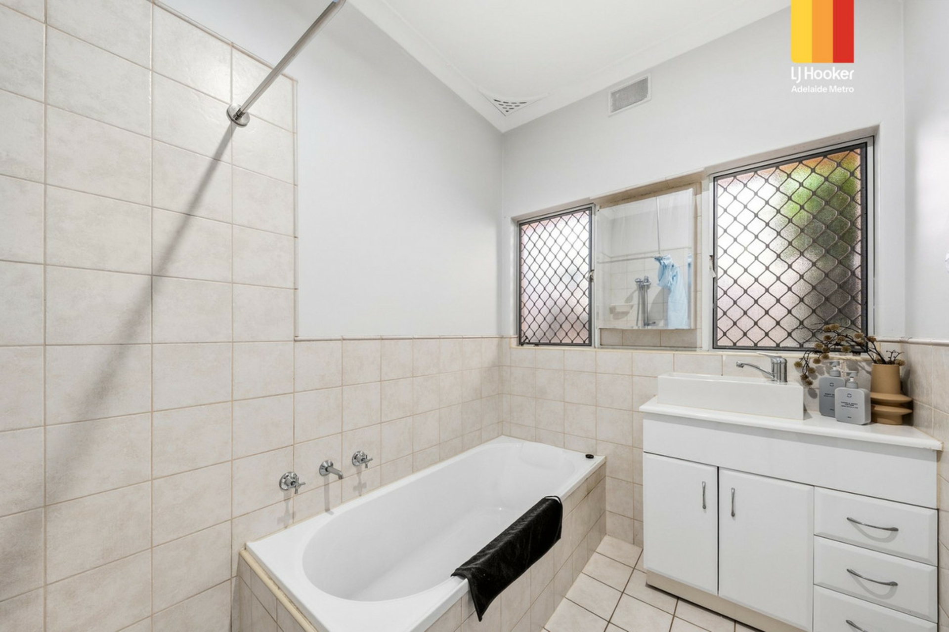 2 Thelma Street — photo 16 of 24