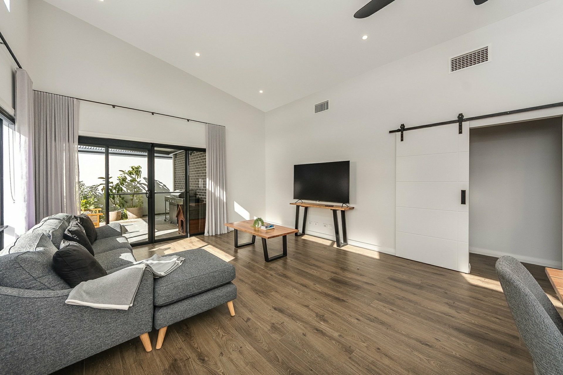 31 Cleland Street — photo 12 of 30