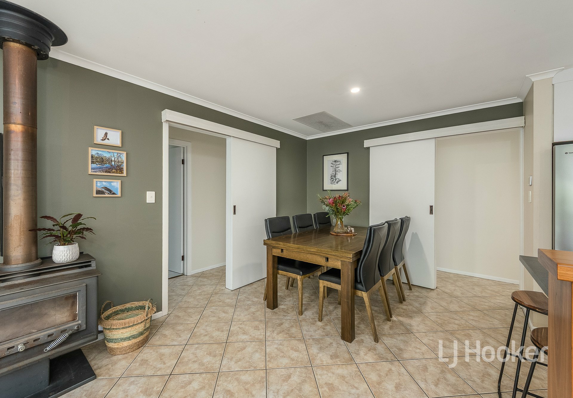 9 Hanny Crescent — photo 9 of 30