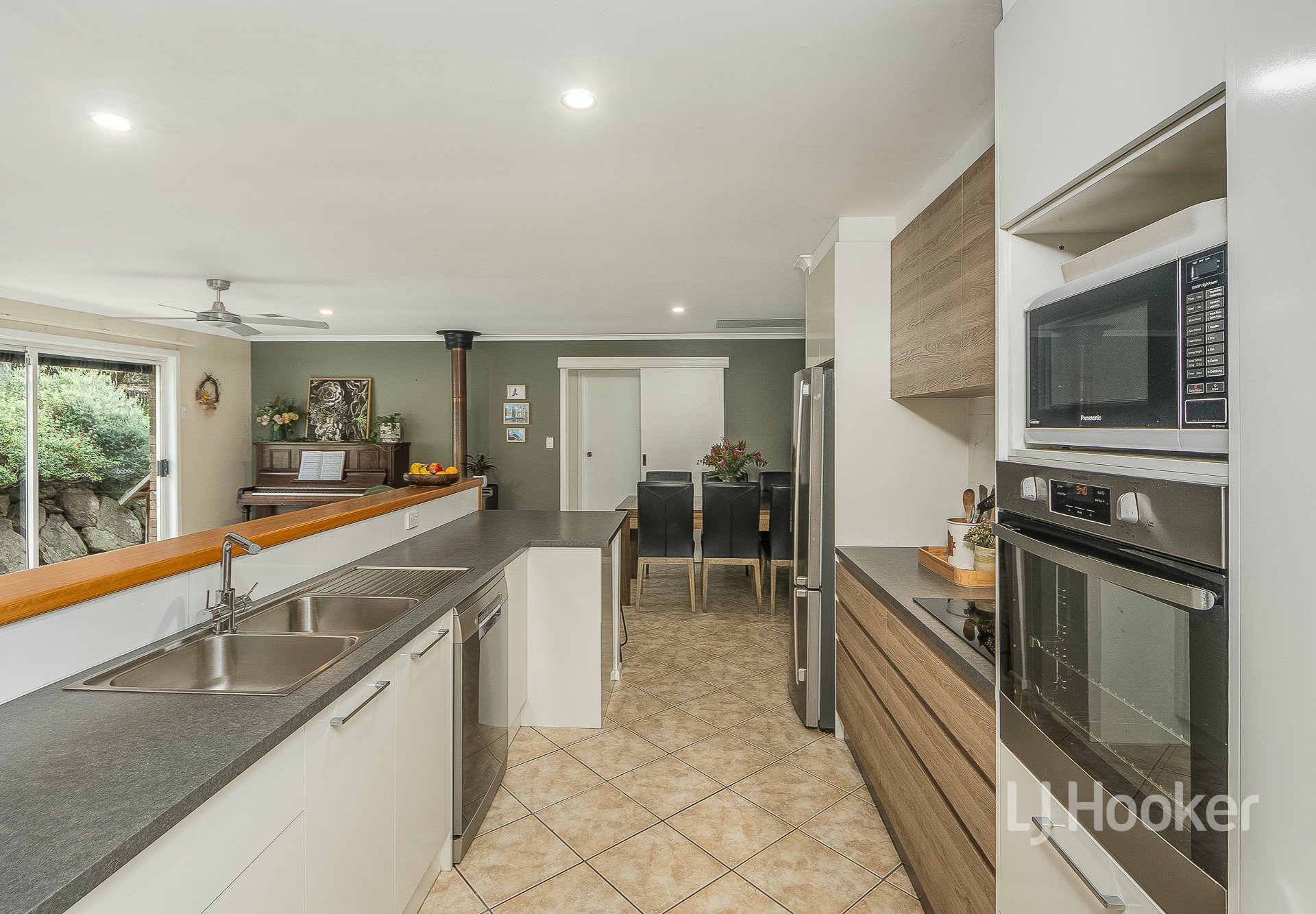 9 Hanny Crescent — photo 10 of 30