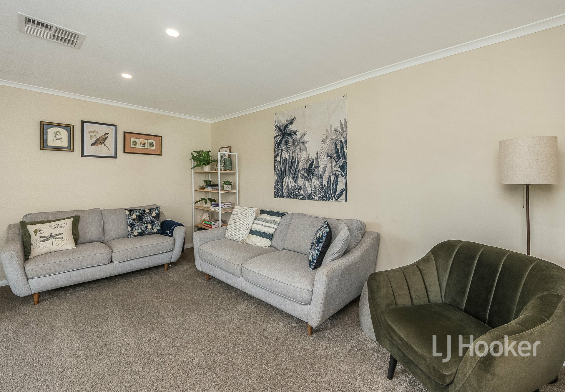 9 Hanny Crescent — photo 15 of 30