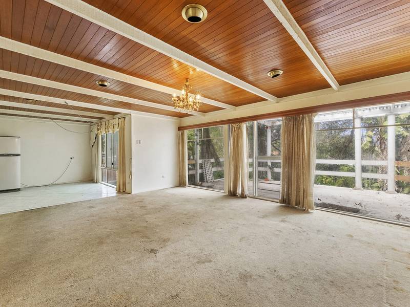 1034 Lower North East Road, HIGHBURY
