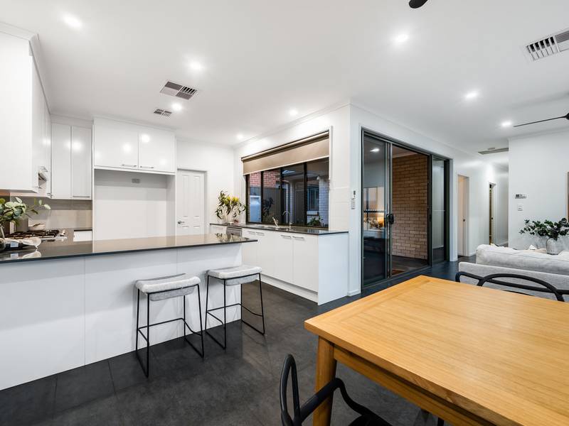 11b Radnor Avenue, ROSTREVOR