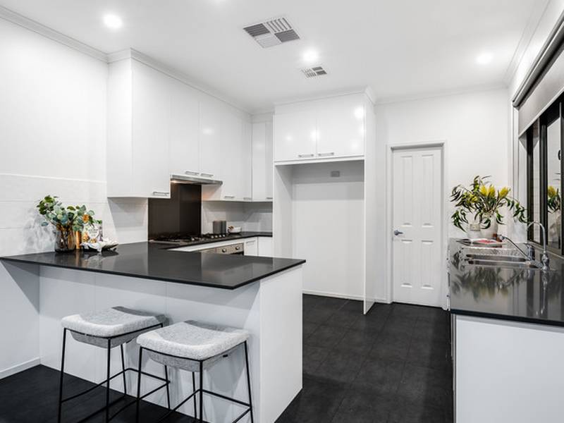 11b Radnor Avenue, ROSTREVOR