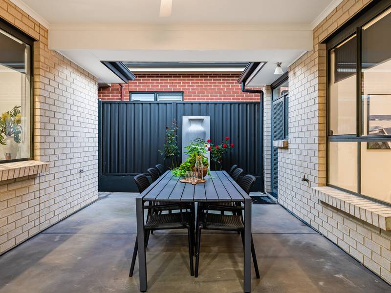 11b Radnor Avenue, ROSTREVOR