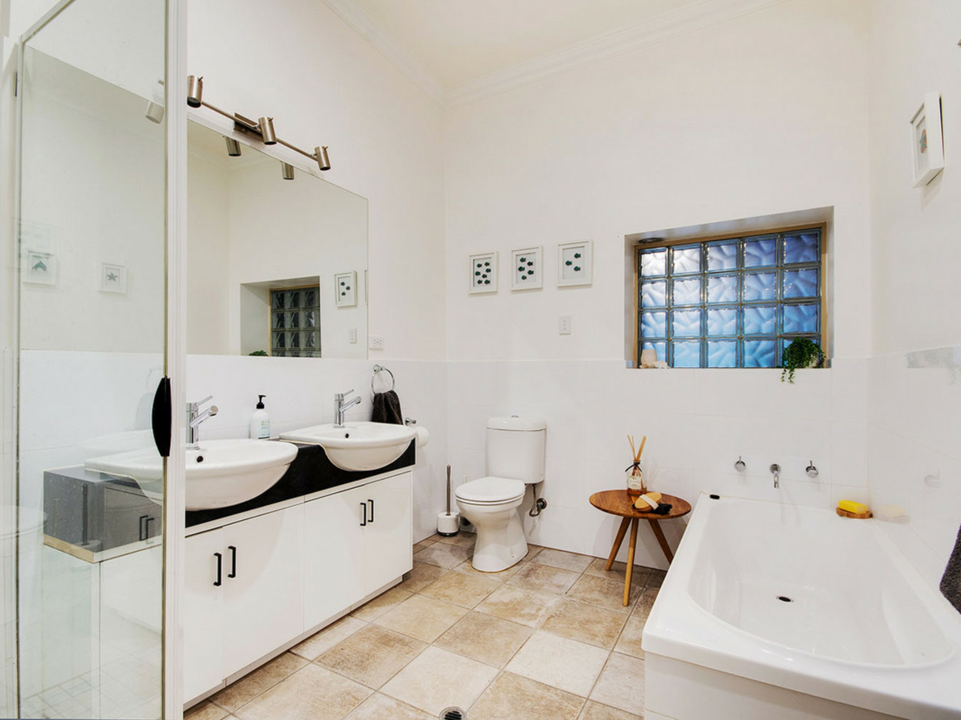 2 Wattlebury Road, LOWER MITCHAM