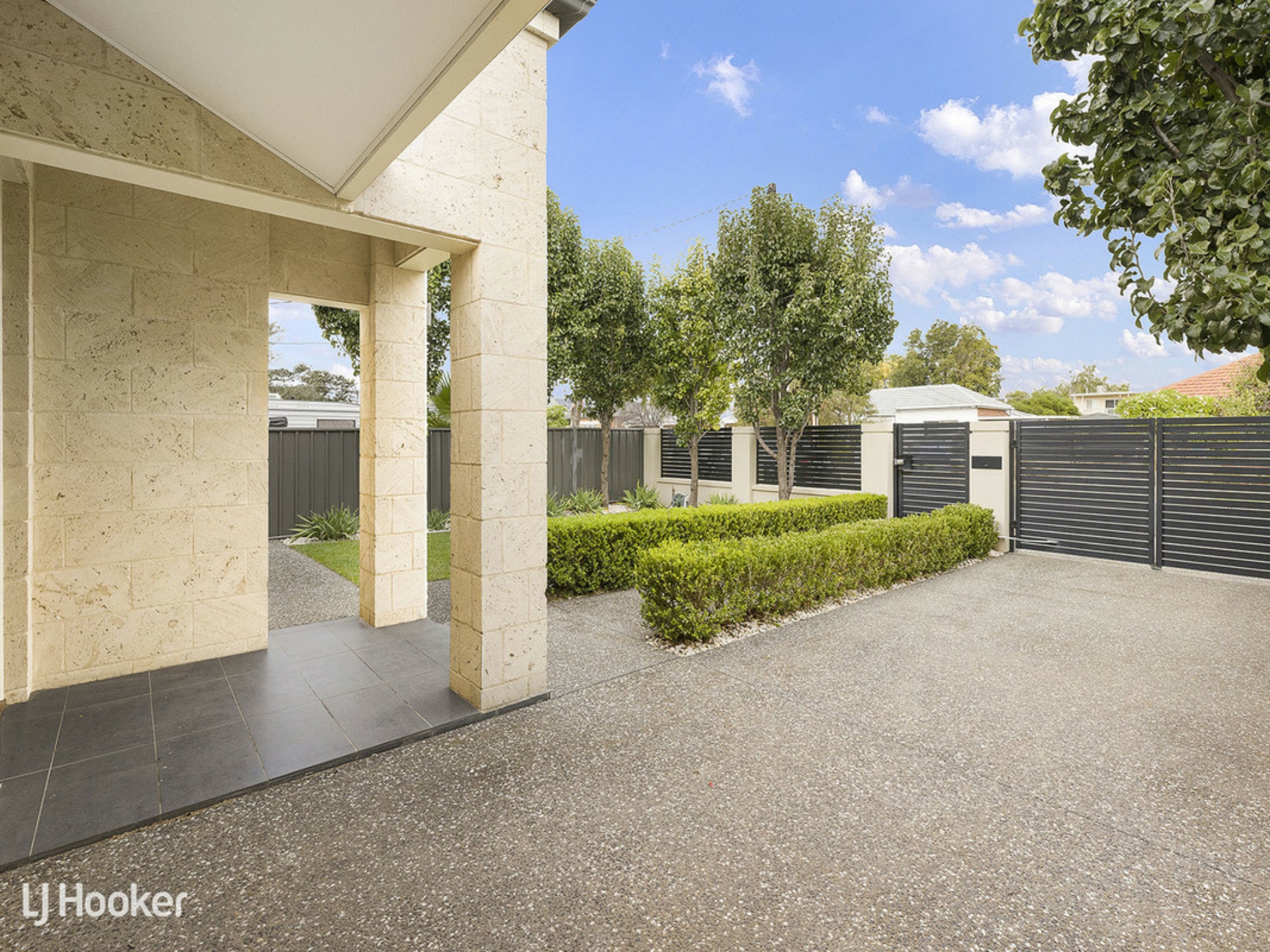 2C Templewood Avenue, MANNINGHAM