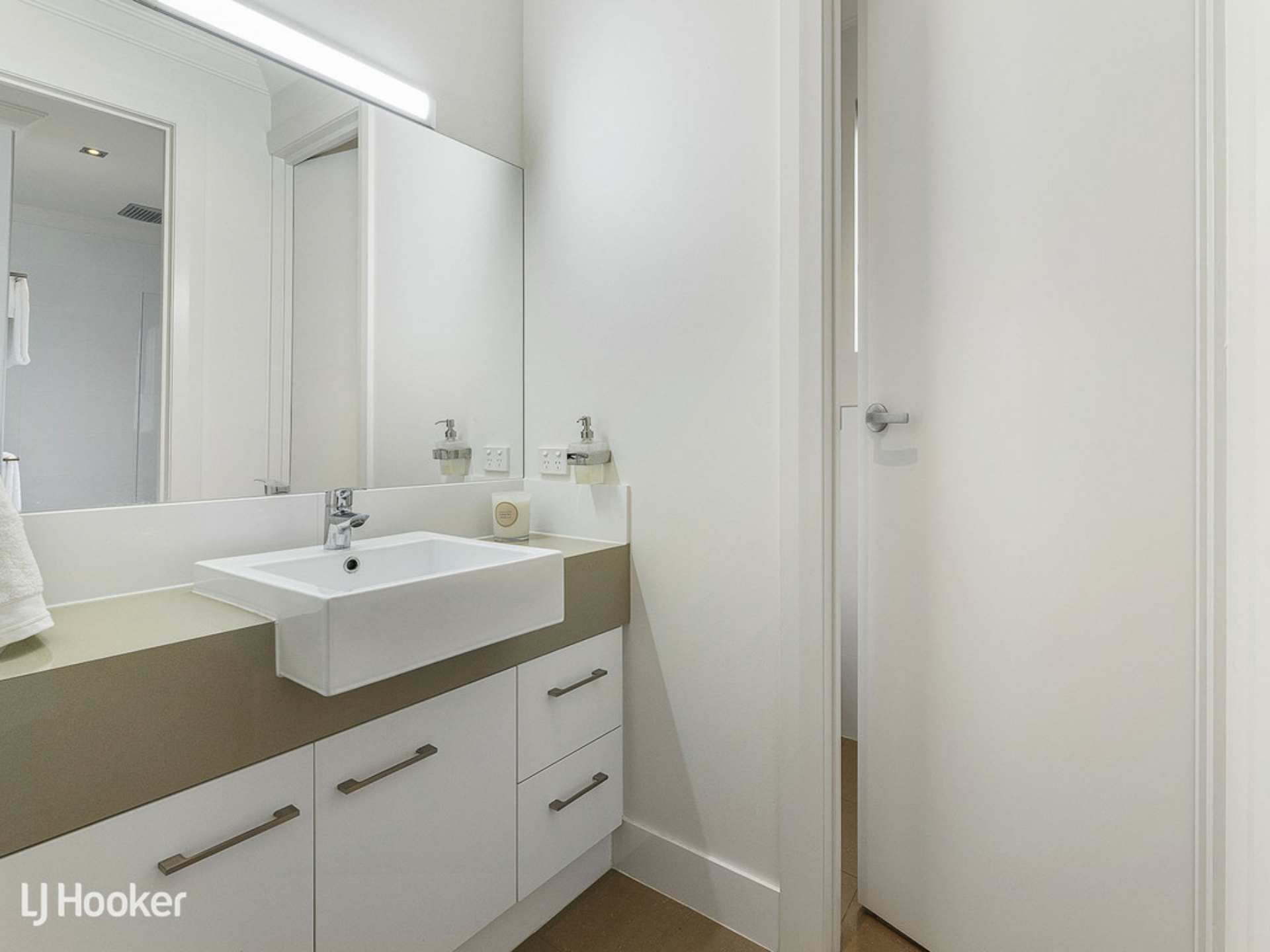 2C Templewood Avenue, MANNINGHAM