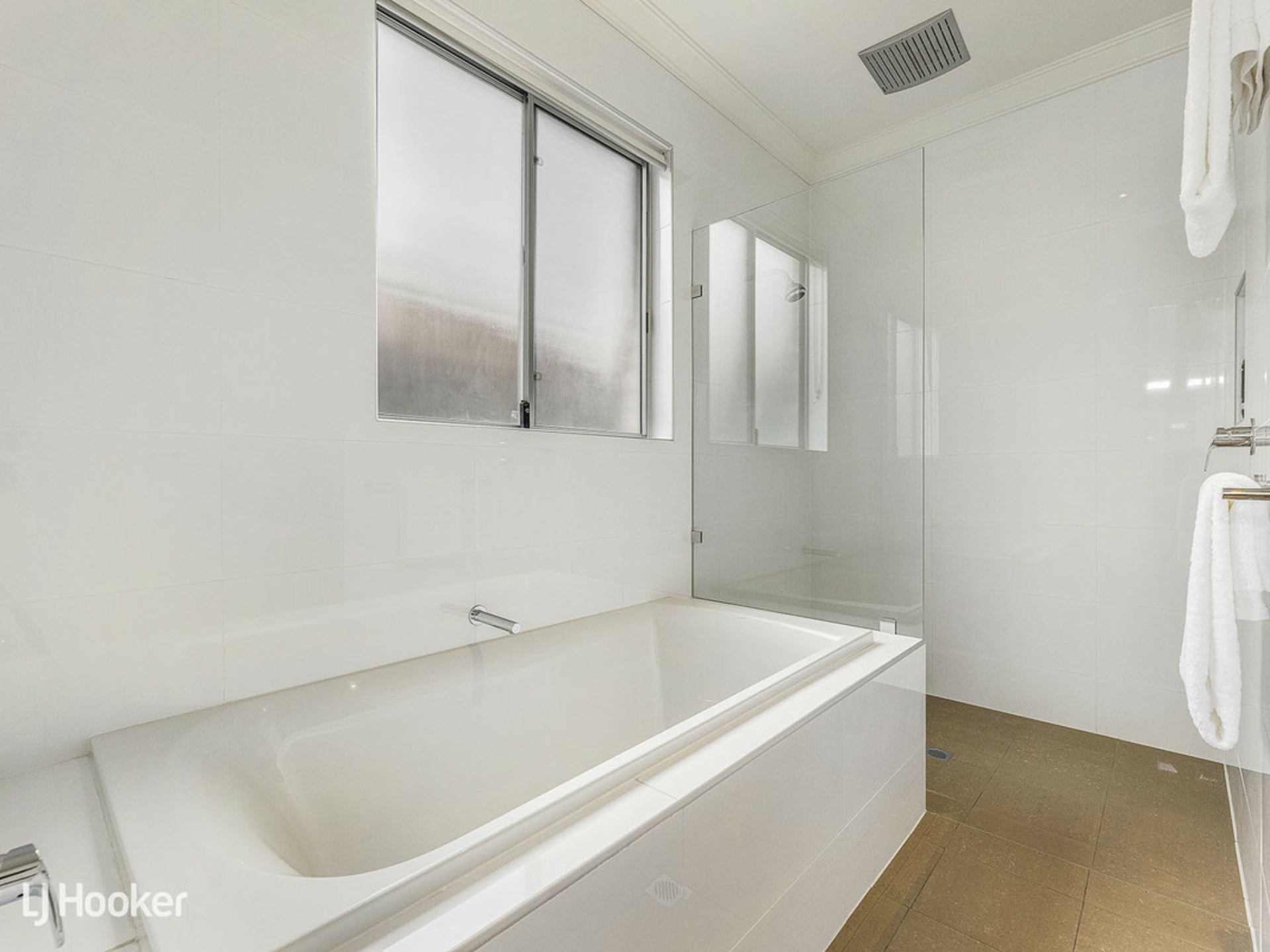 2C Templewood Avenue, MANNINGHAM