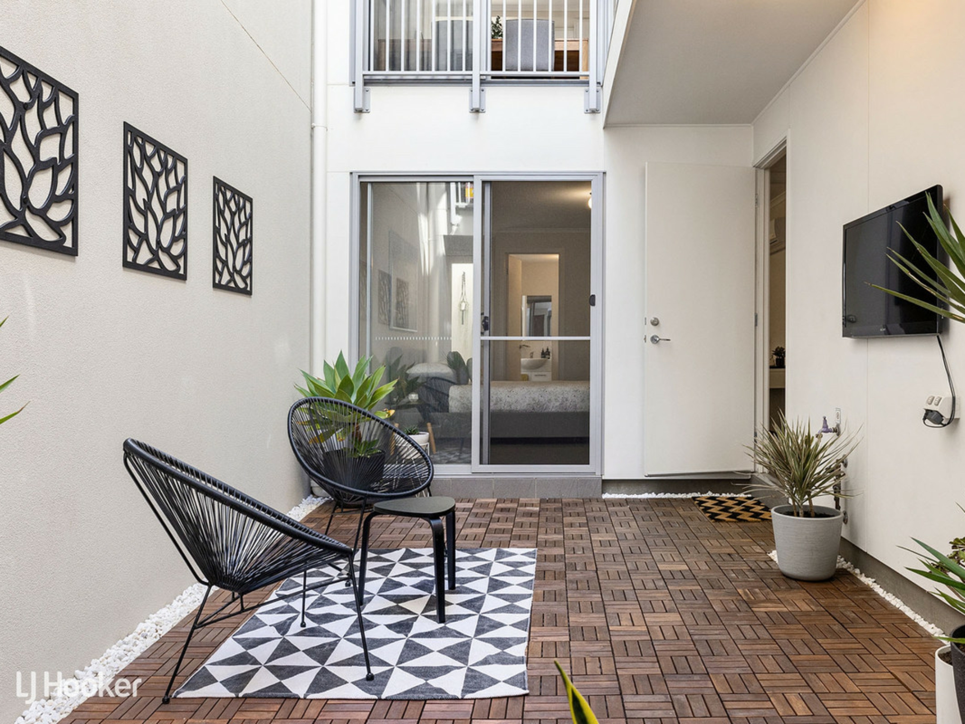 16 Tiara Street, LIGHTSVIEW