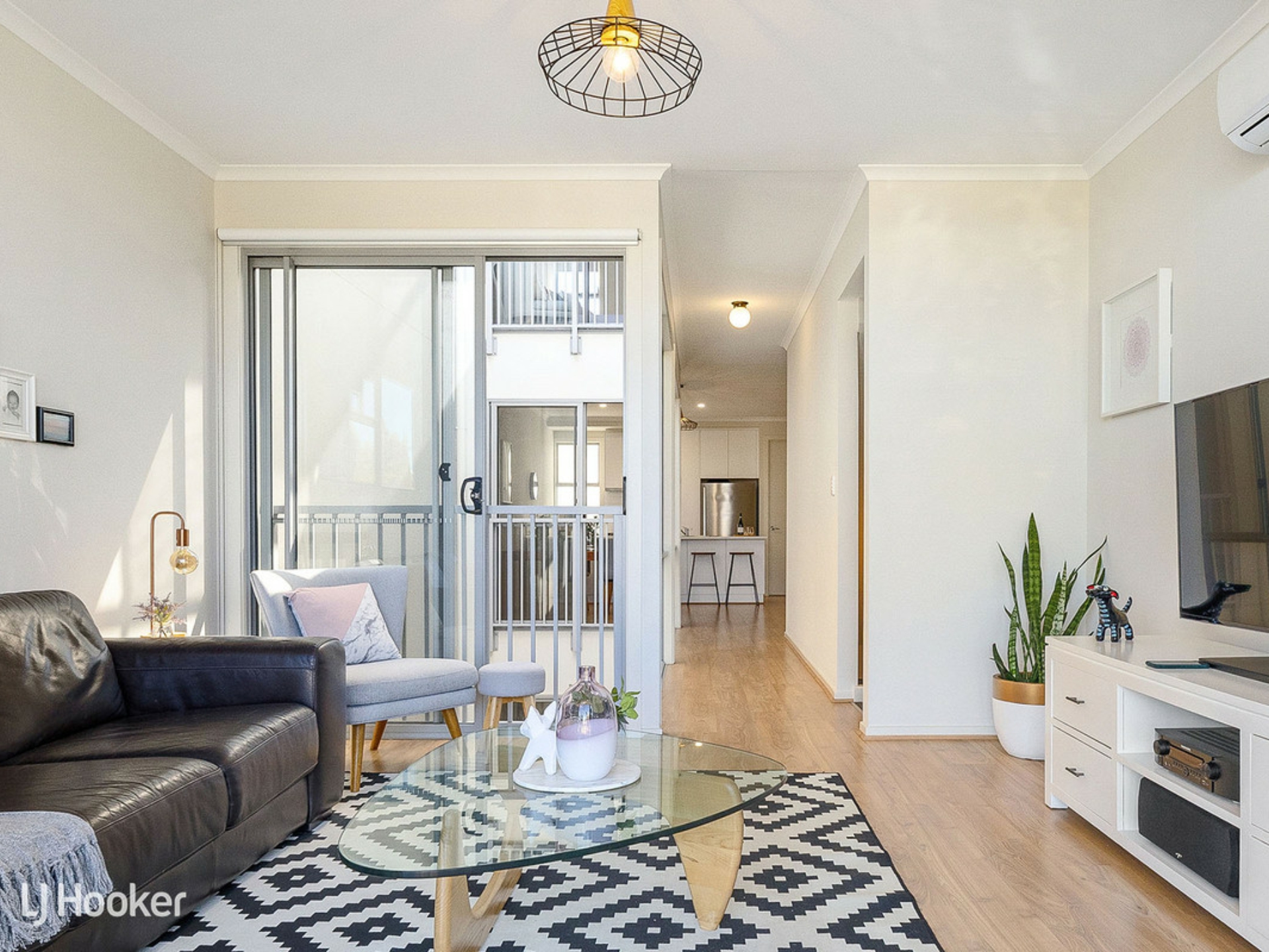 16 Tiara Street, LIGHTSVIEW