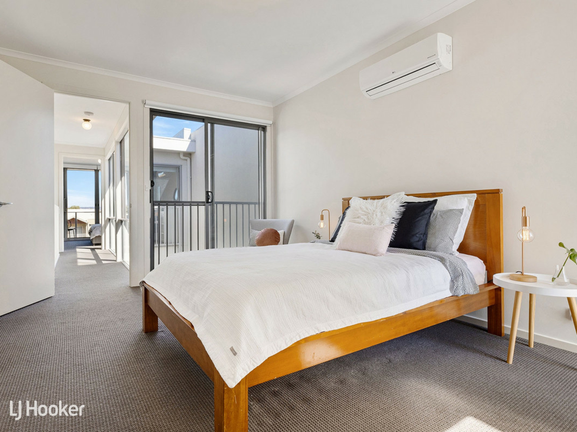 16 Tiara Street, LIGHTSVIEW