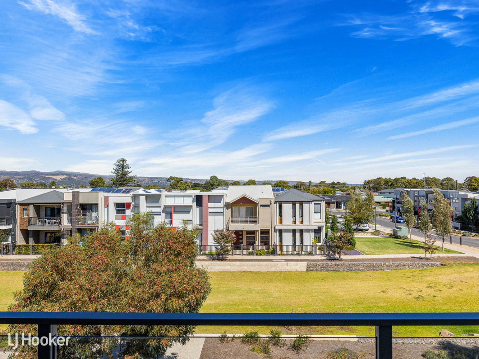 16 Tiara Street, LIGHTSVIEW