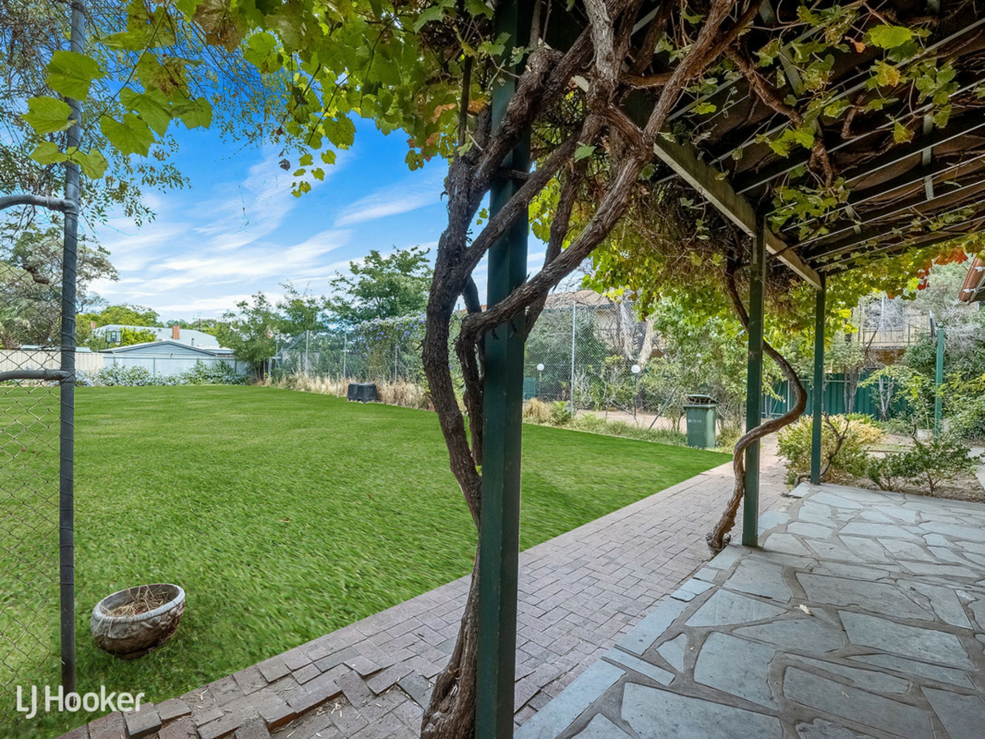 175 Cross Road, WESTBOURNE PARK