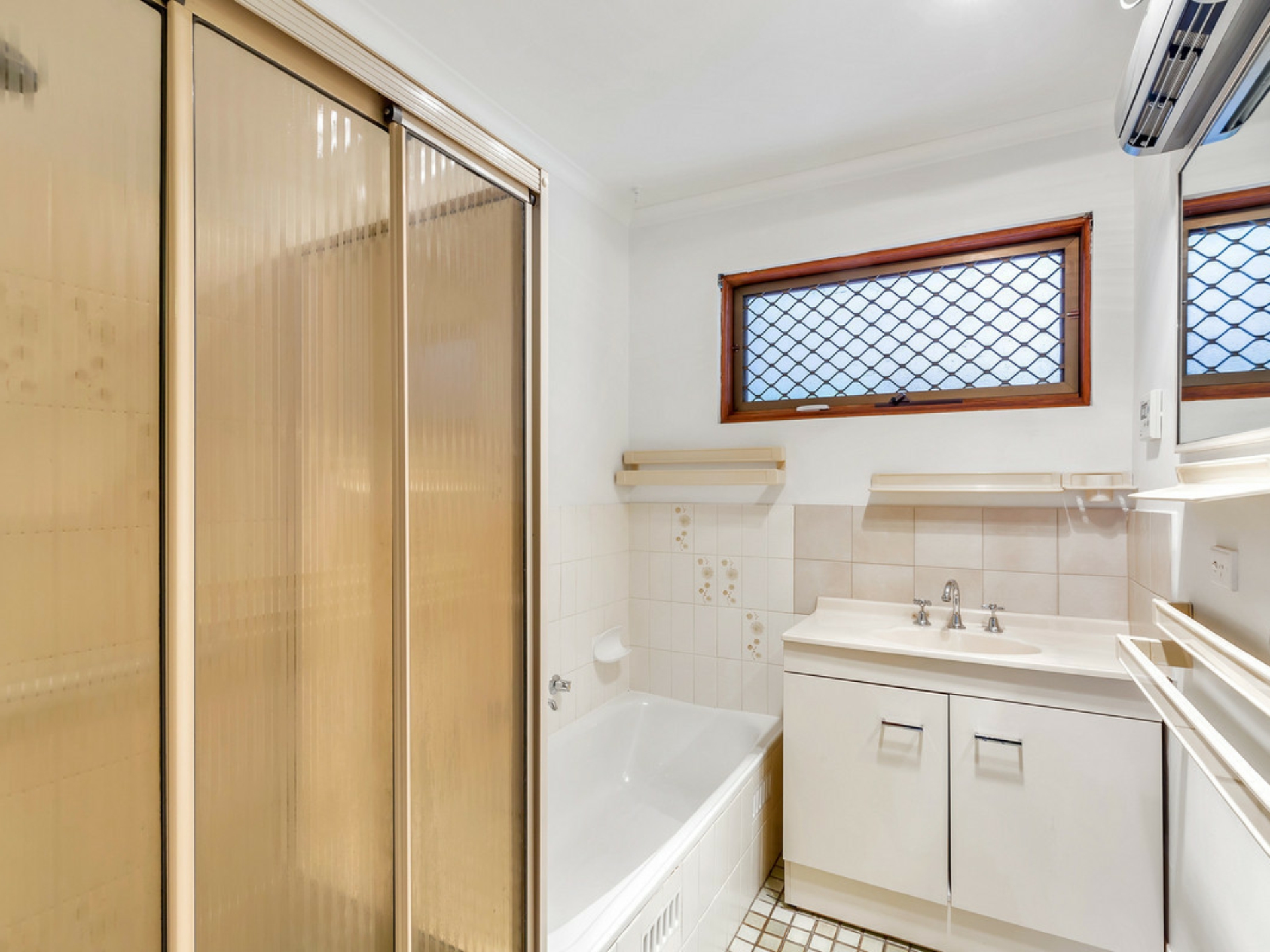 16 Lincoln Road, PARADISE