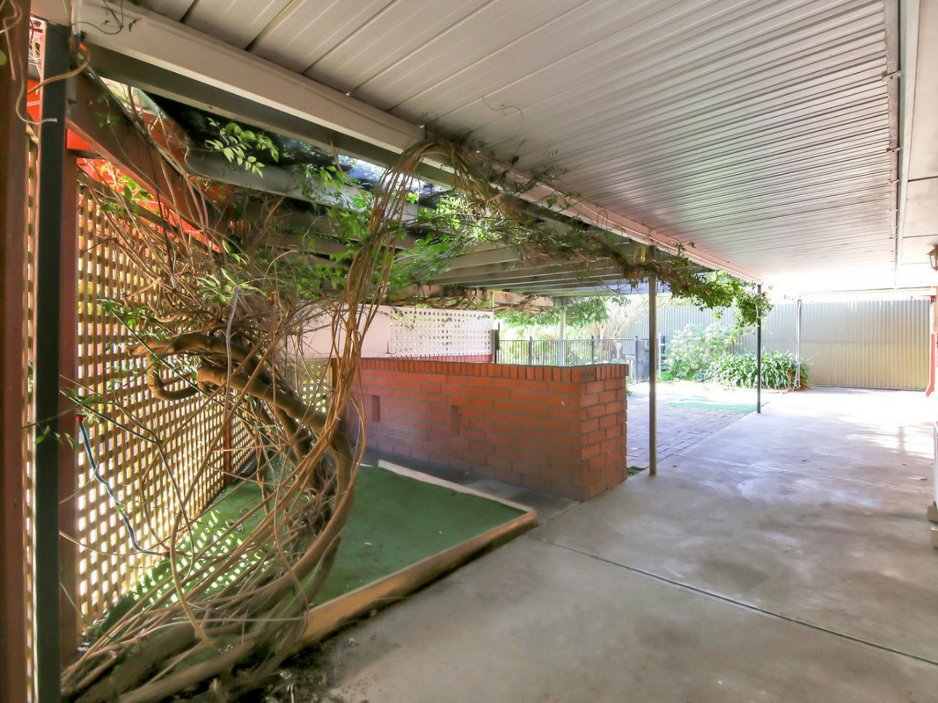 16 Lincoln Road, PARADISE
