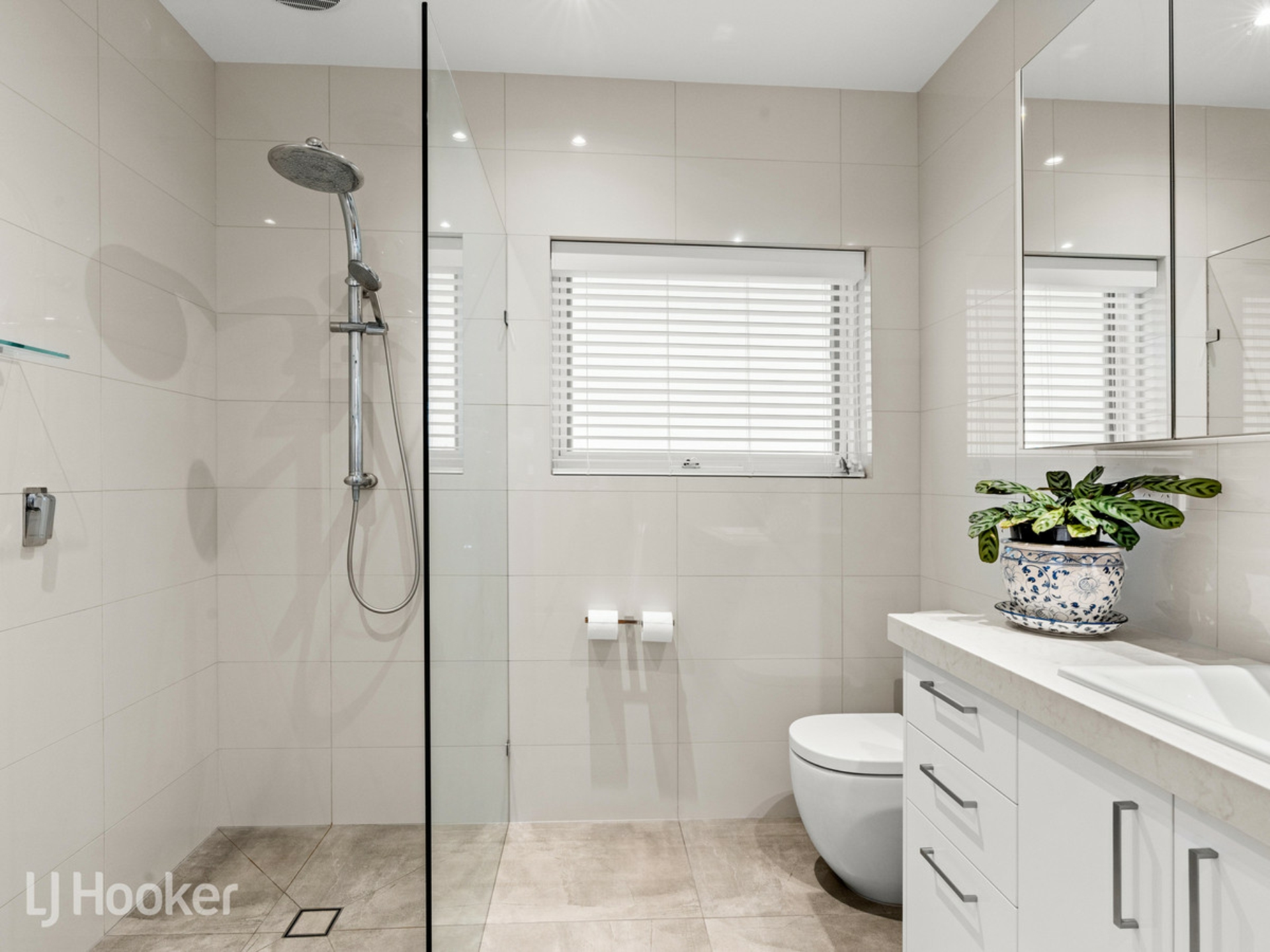 2/10A Gilles Road, GLEN OSMOND