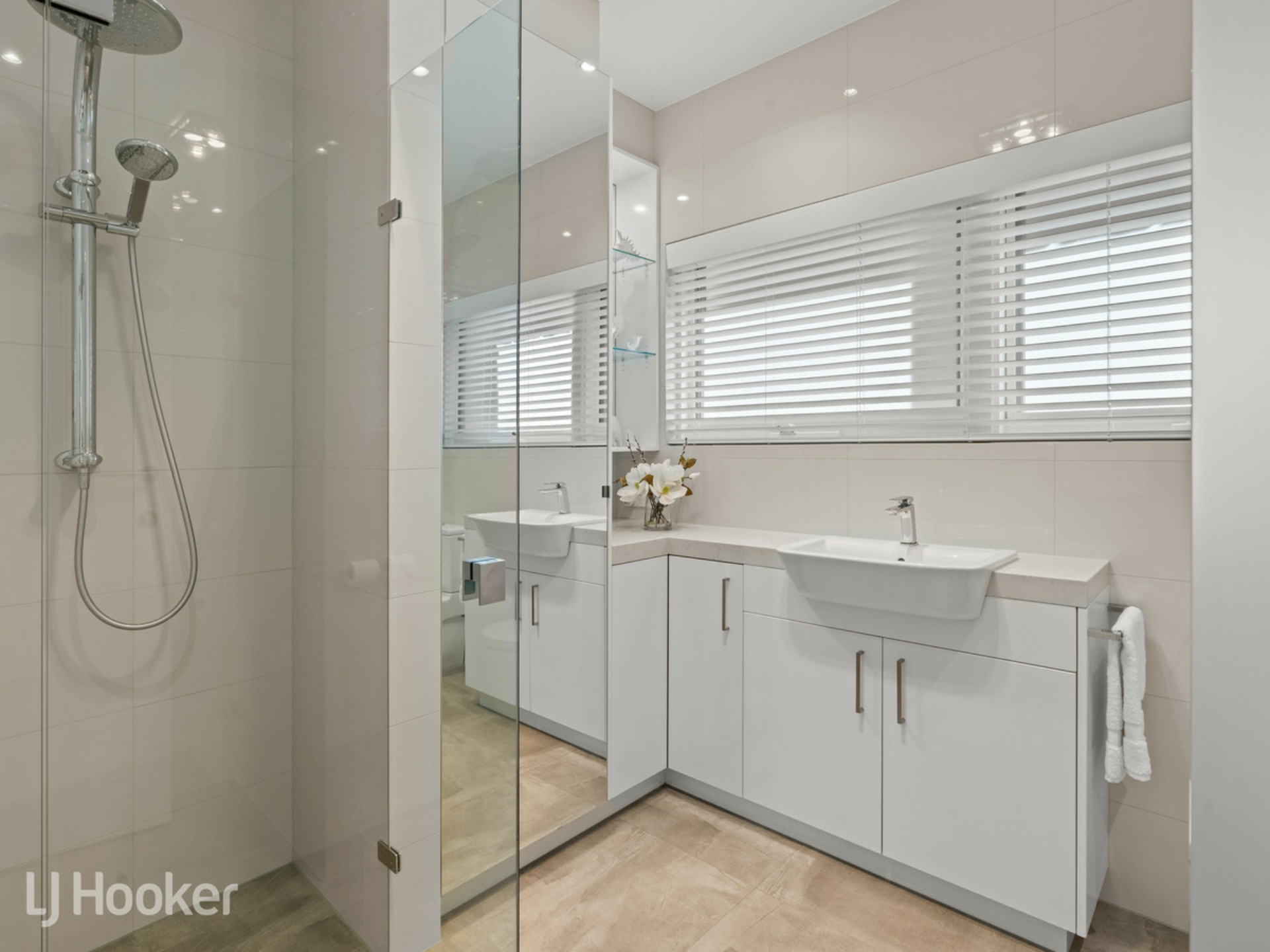 2/10A Gilles Road, GLEN OSMOND