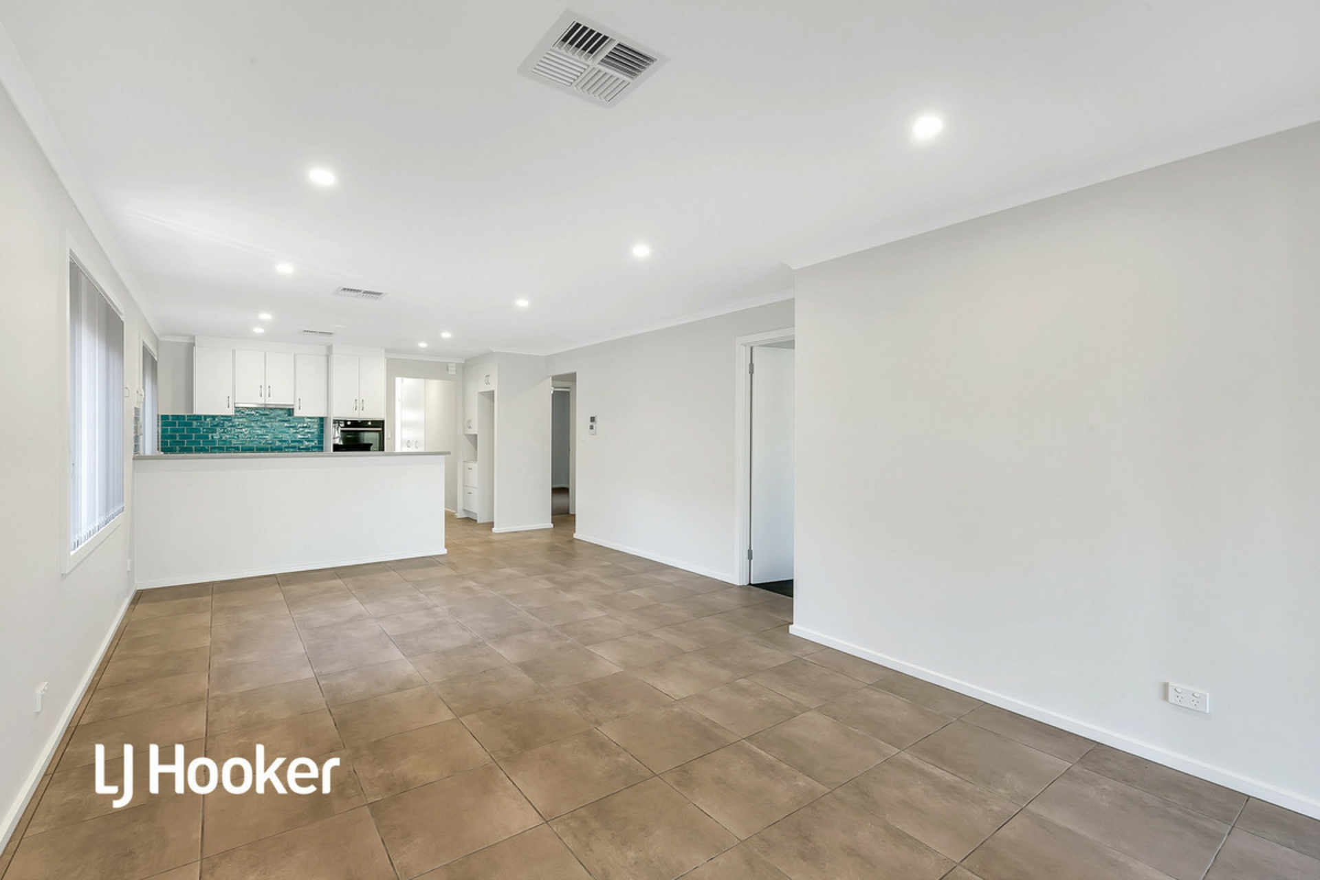 3 Hampton Drive, OAKDEN