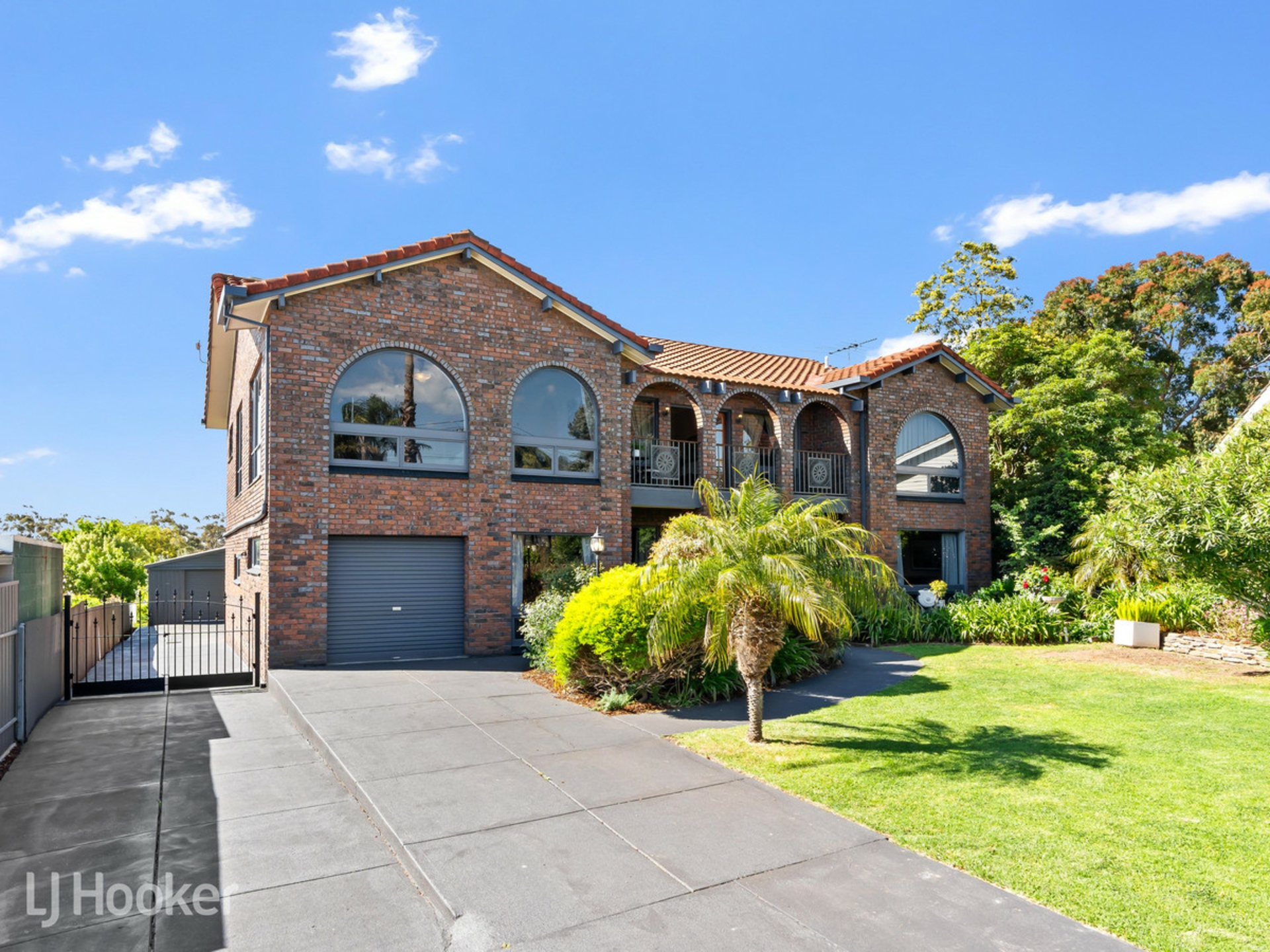 31 Landscape Crescent, HIGHBURY
