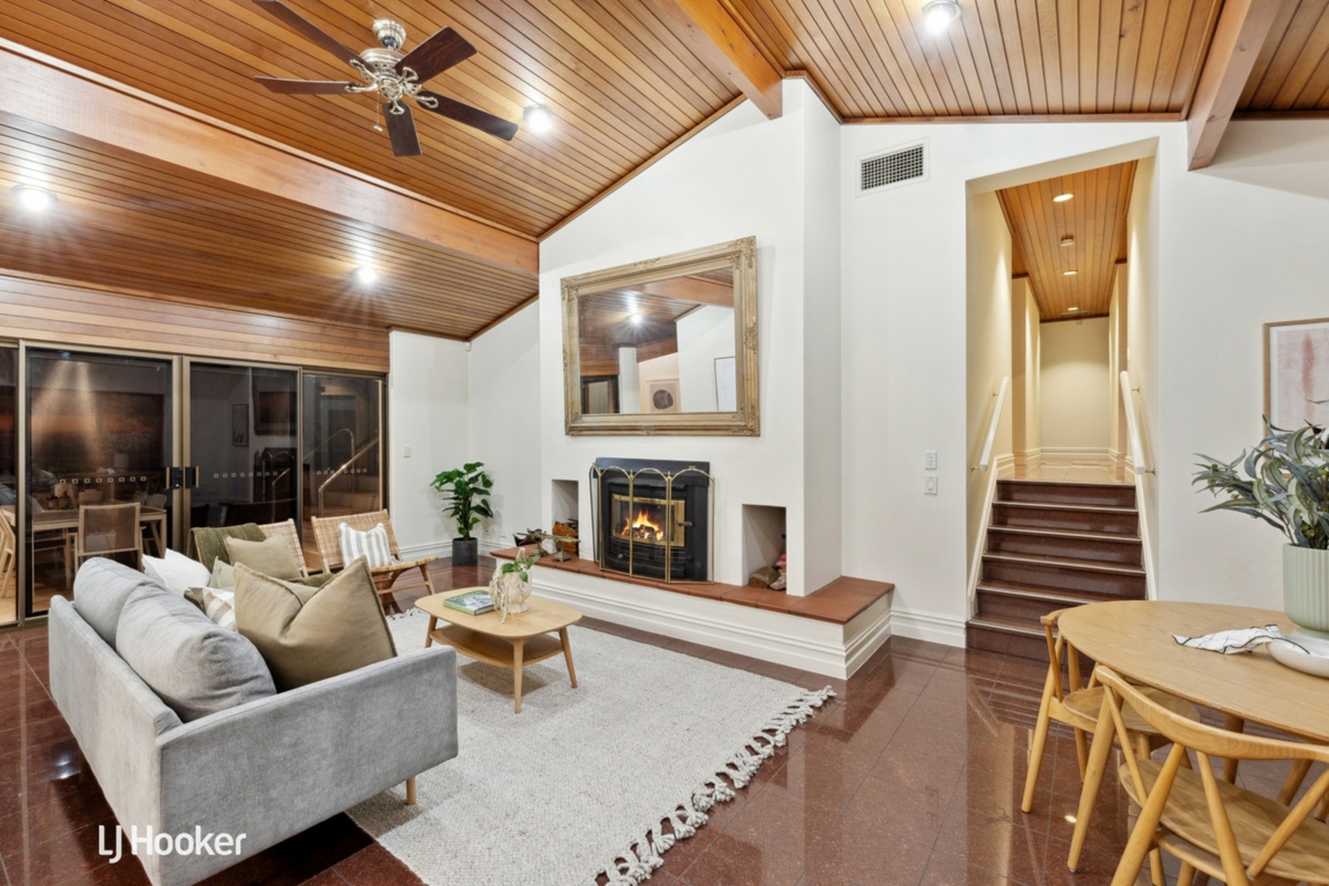 5 Heyes Court, ROSTREVOR