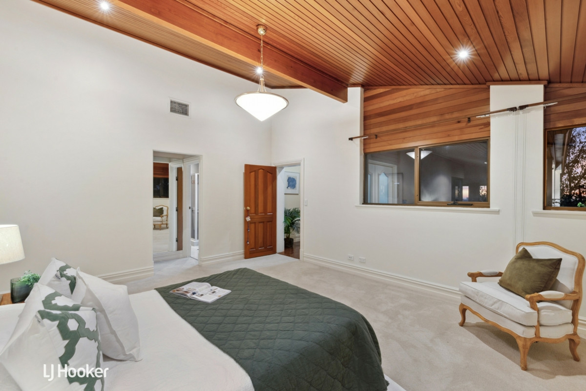 5 Heyes Court, ROSTREVOR