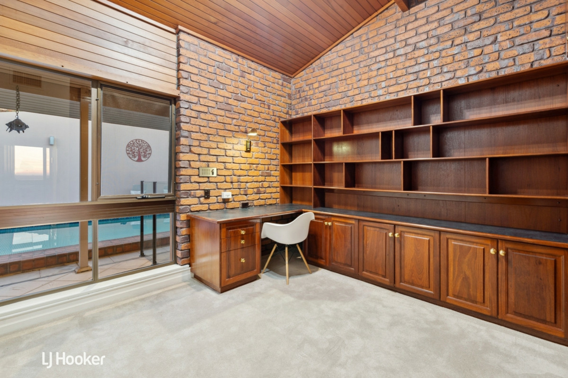 5 Heyes Court, ROSTREVOR