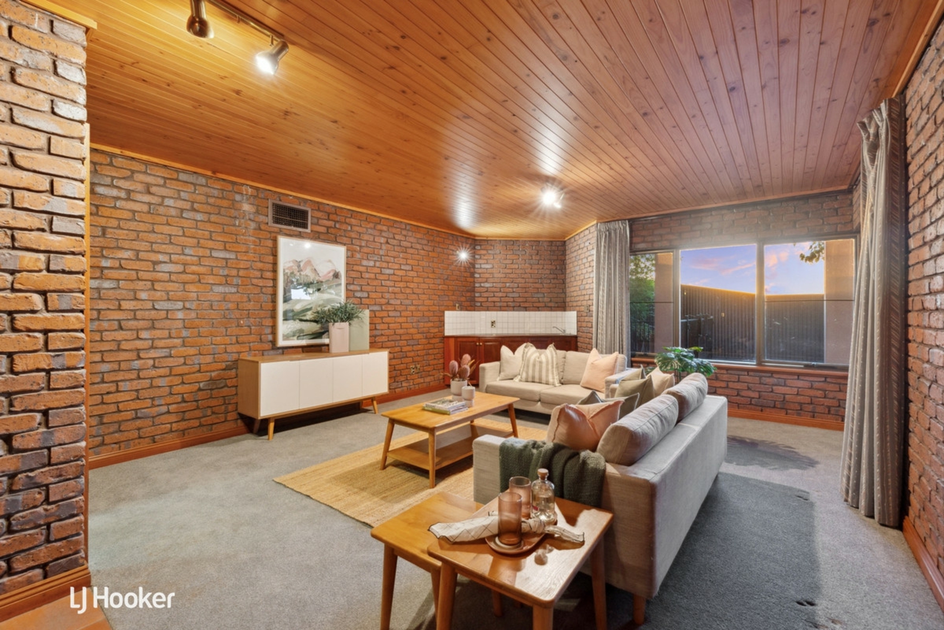 5 Heyes Court, ROSTREVOR