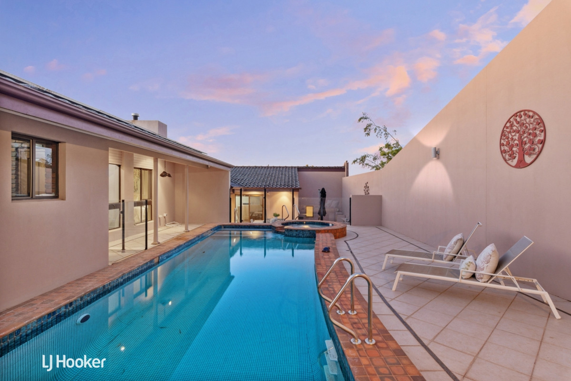 5 Heyes Court, ROSTREVOR