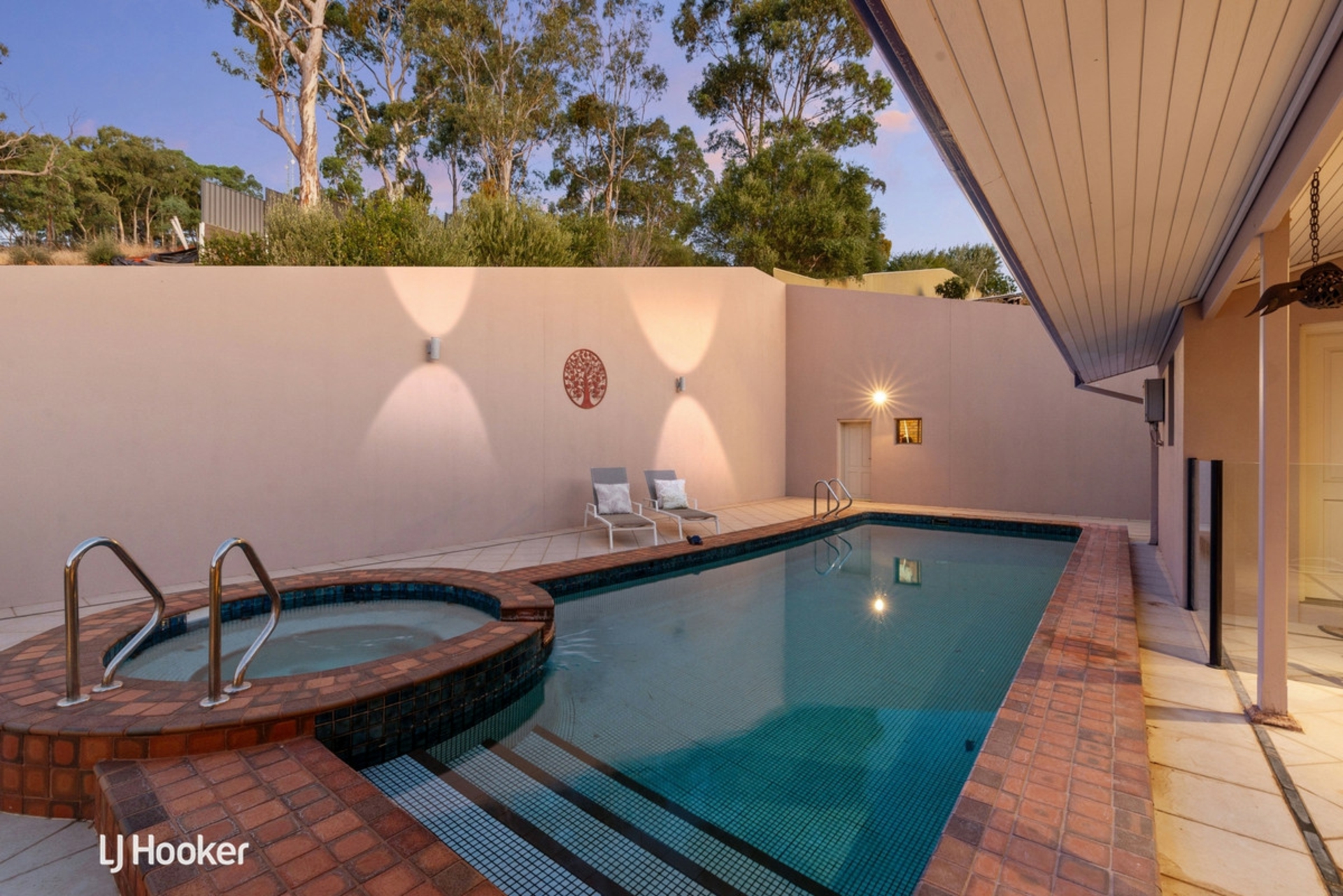 5 Heyes Court, ROSTREVOR
