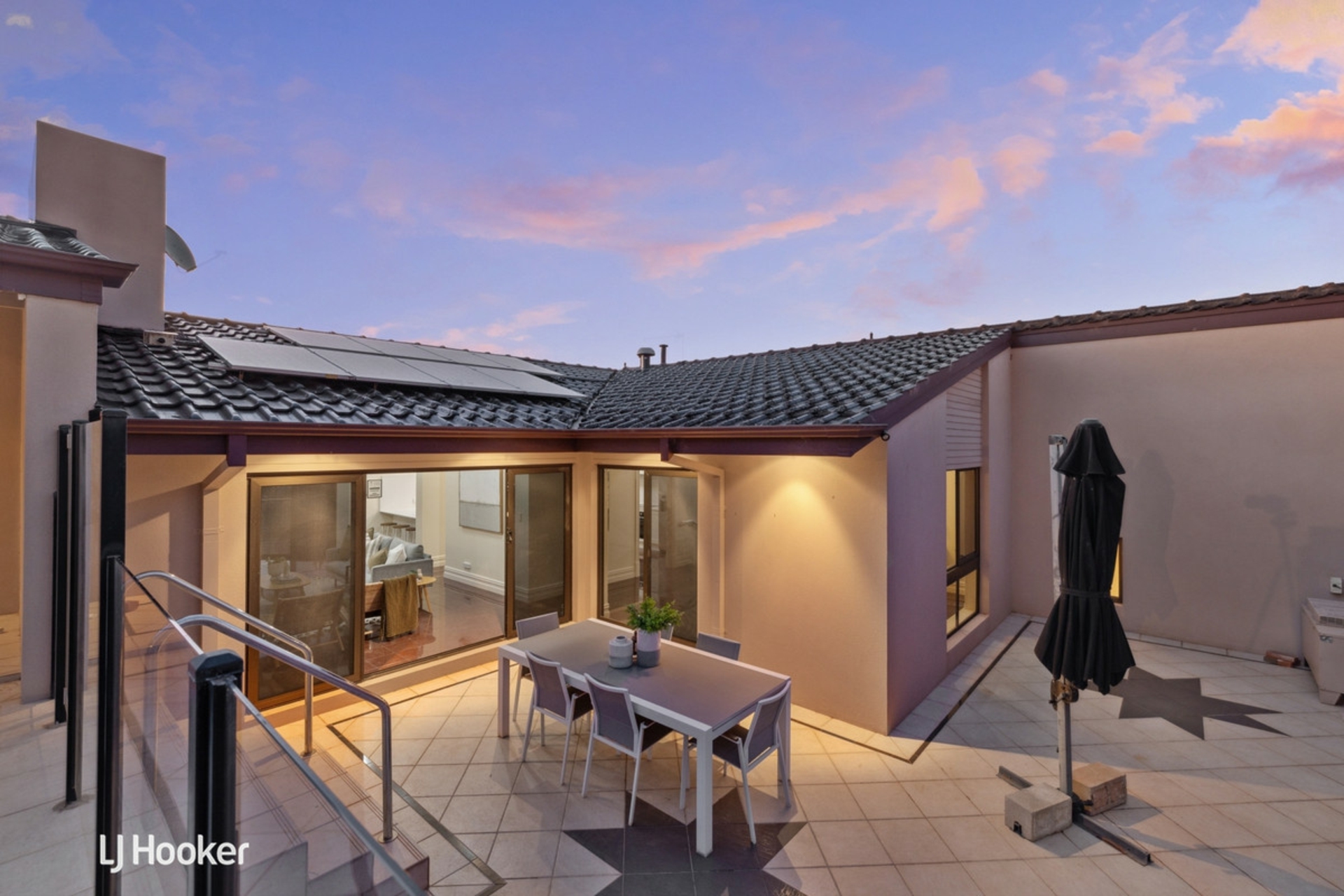 5 Heyes Court, ROSTREVOR