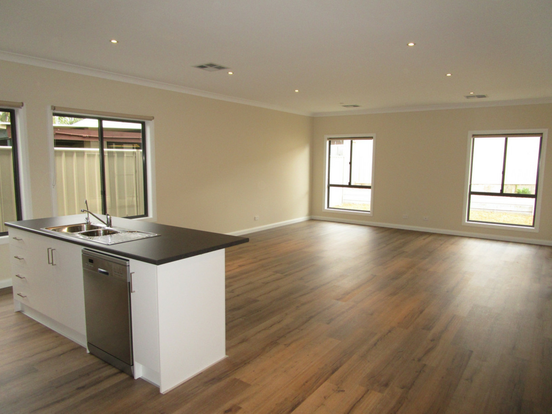 8A Zircon Crescent, HIGHBURY