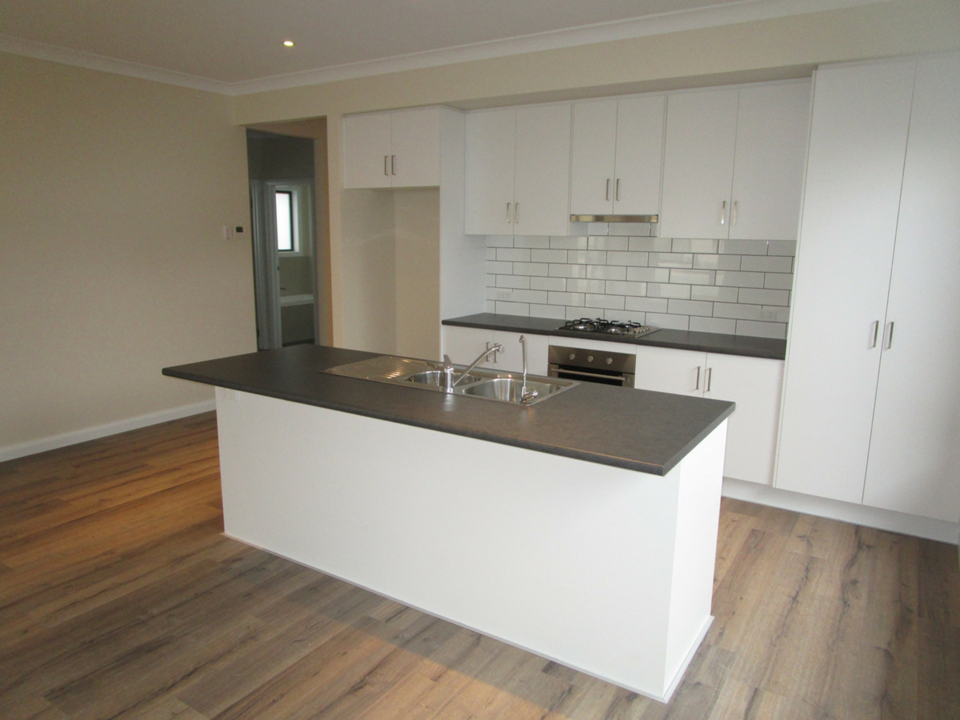 8A Zircon Crescent, HIGHBURY