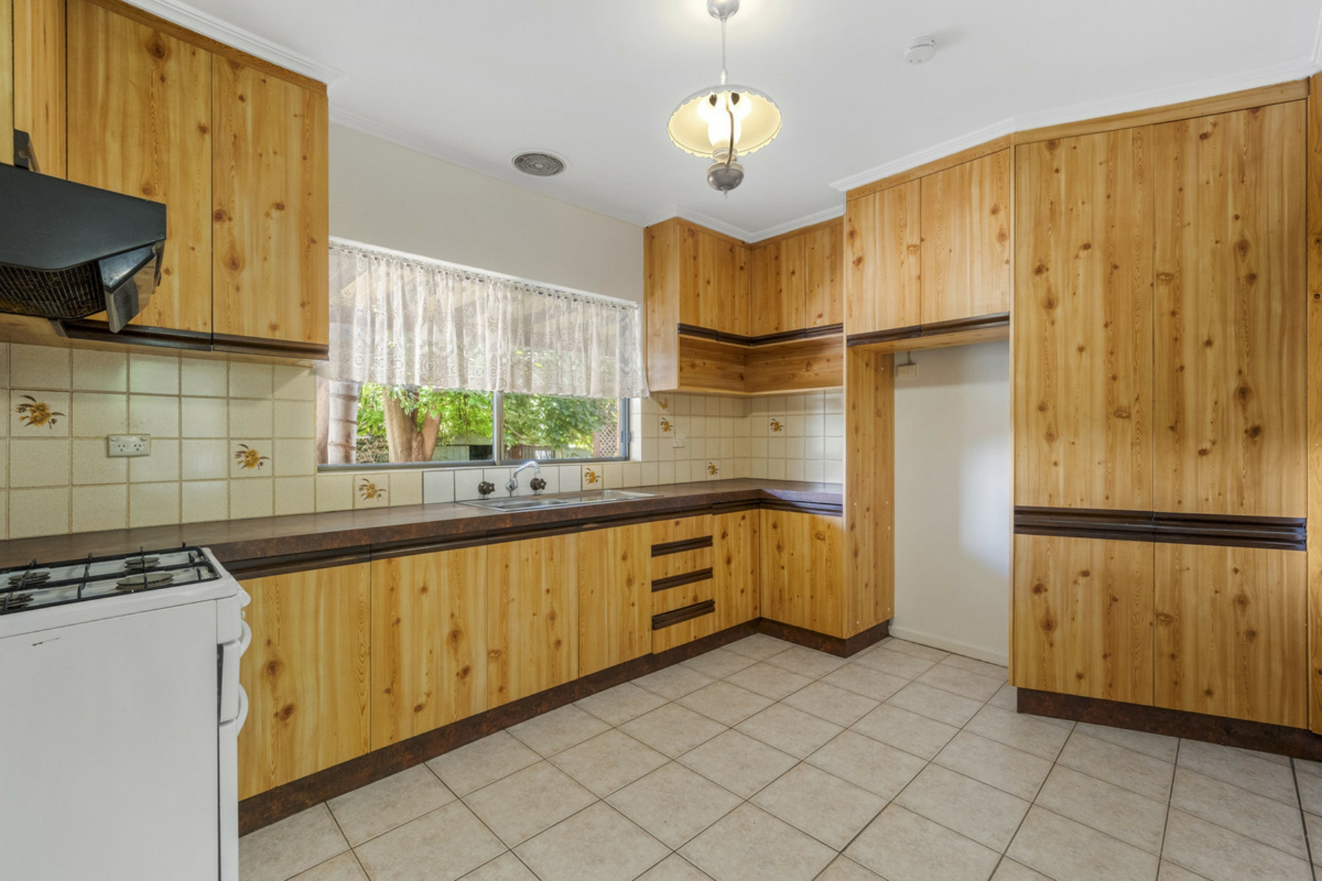 17 Karina Crescent, HOLDEN HILL