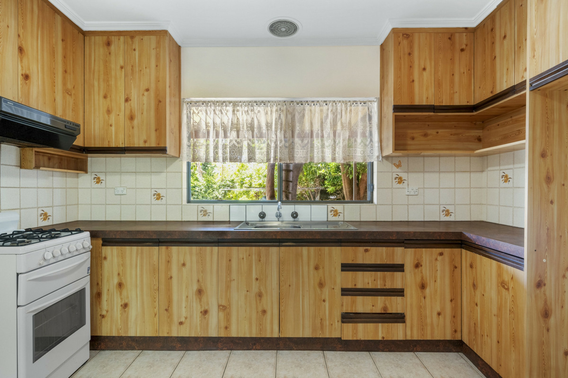 17 Karina Crescent, HOLDEN HILL