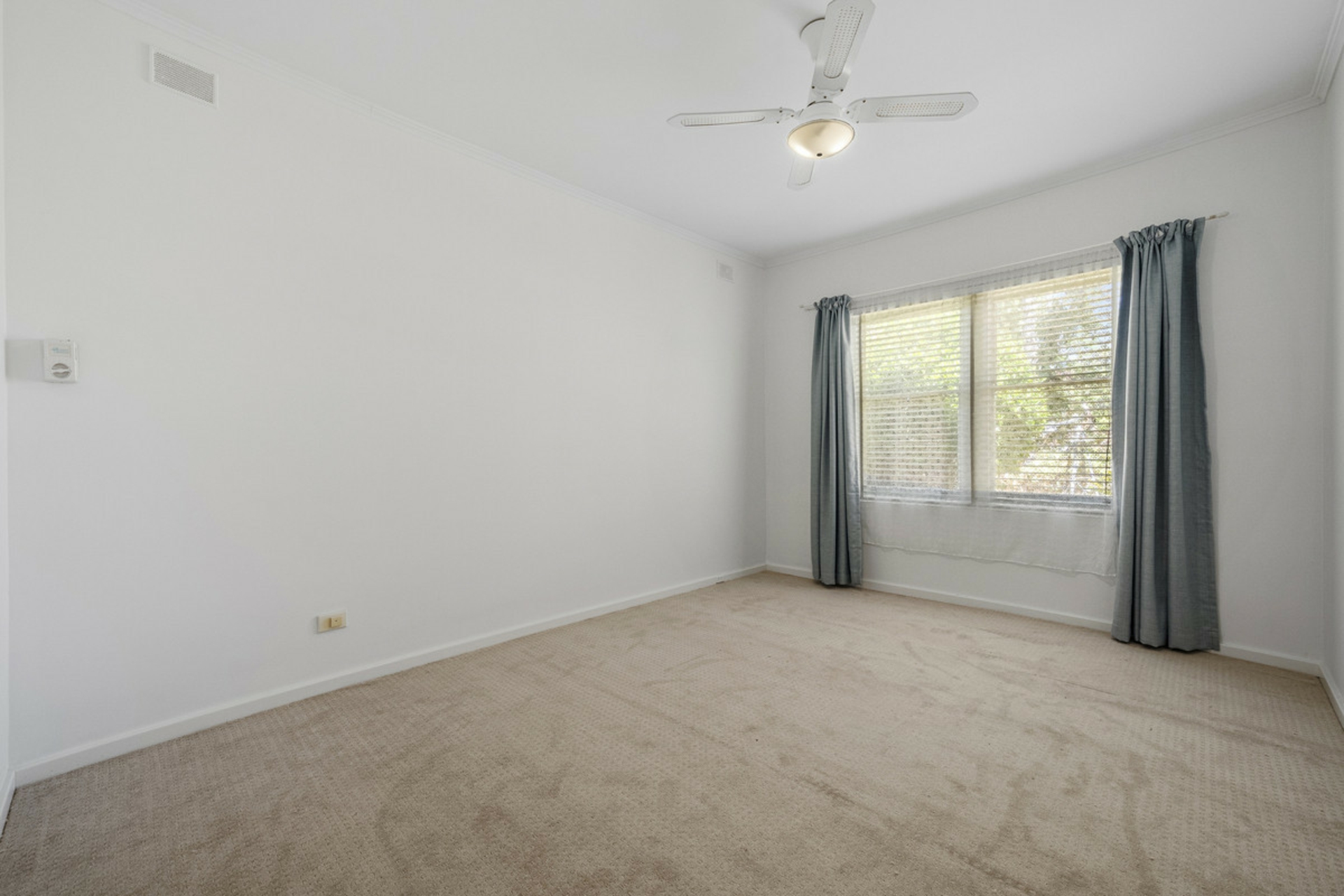 17 Karina Crescent, HOLDEN HILL