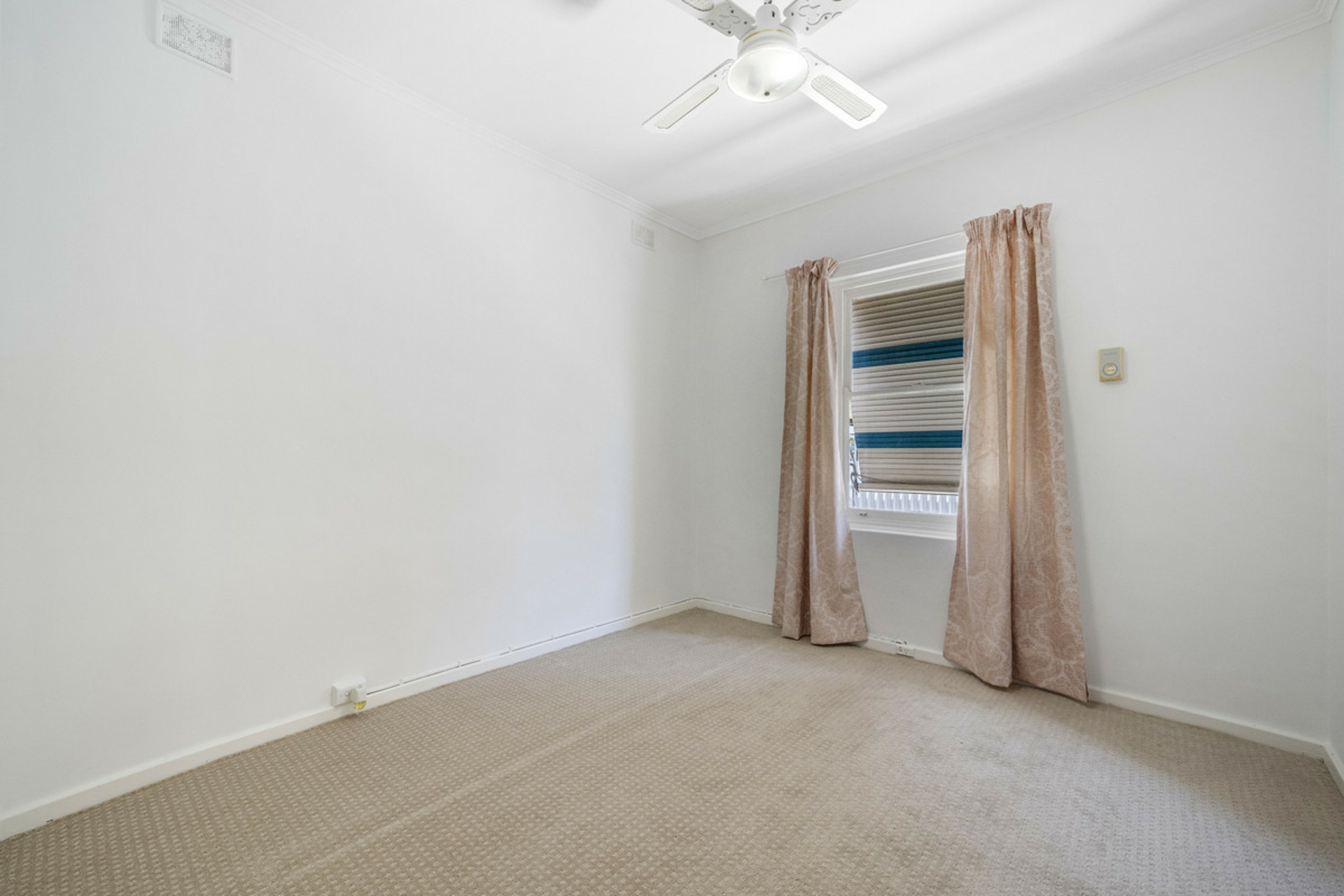 17 Karina Crescent, HOLDEN HILL