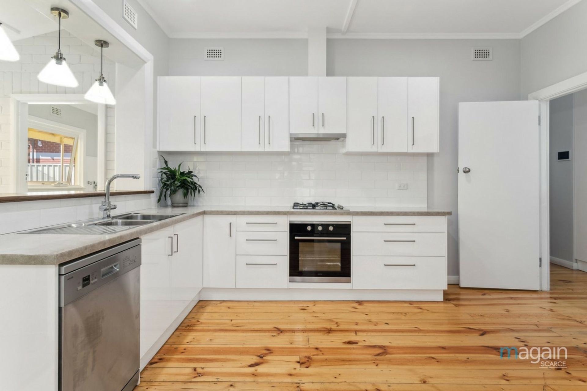 40 Gardiner Avenue, ST MORRIS