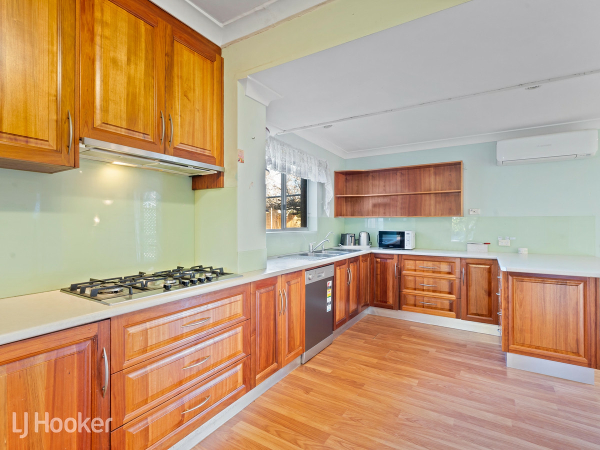 16 Karri Drive, DERNANCOURT