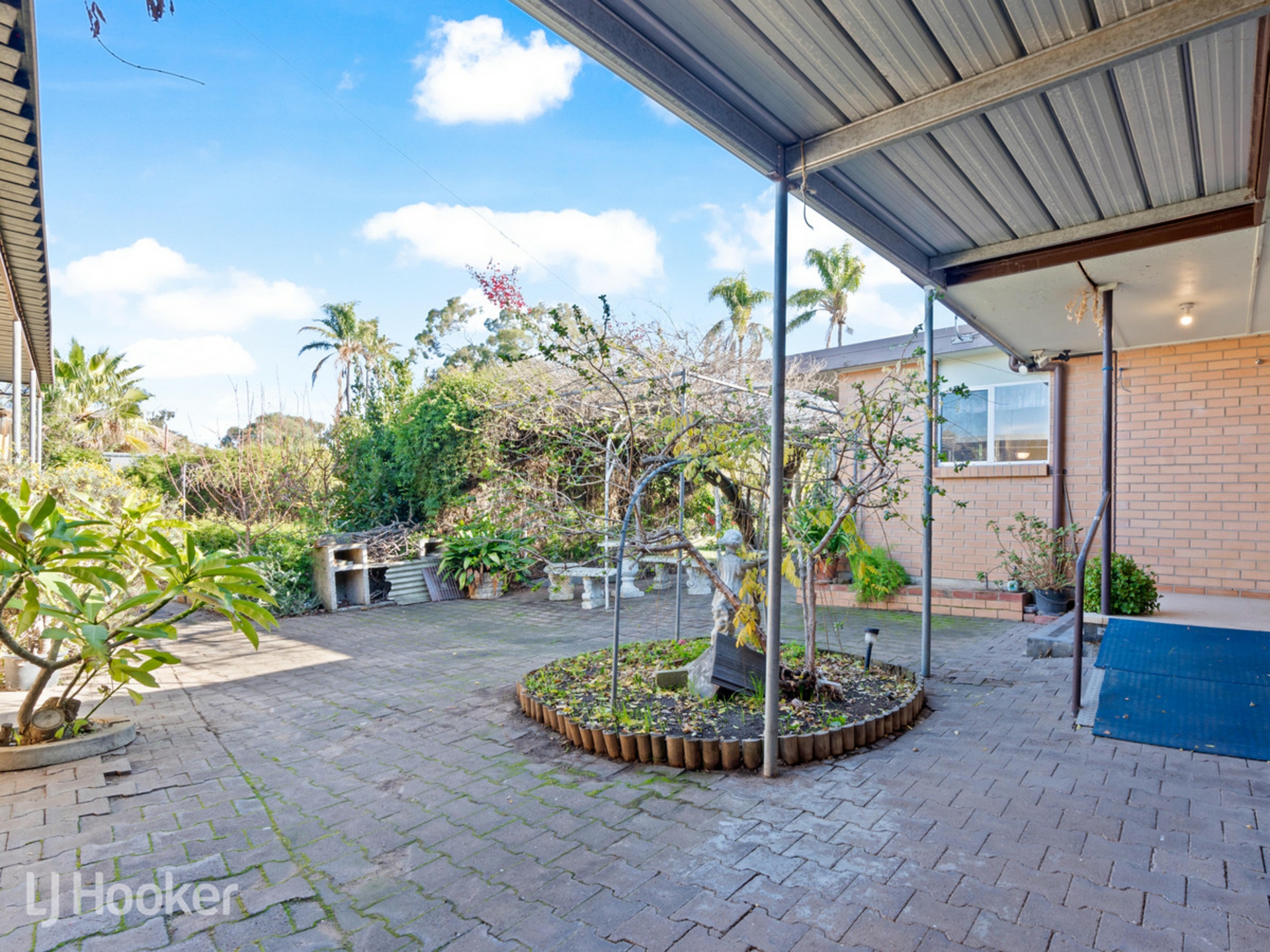 16 Karri Drive, DERNANCOURT