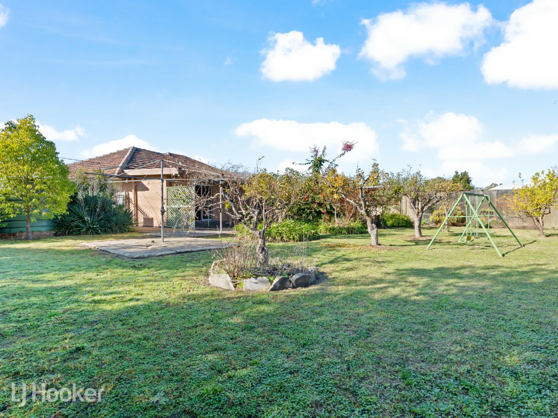 16 Karri Drive, DERNANCOURT