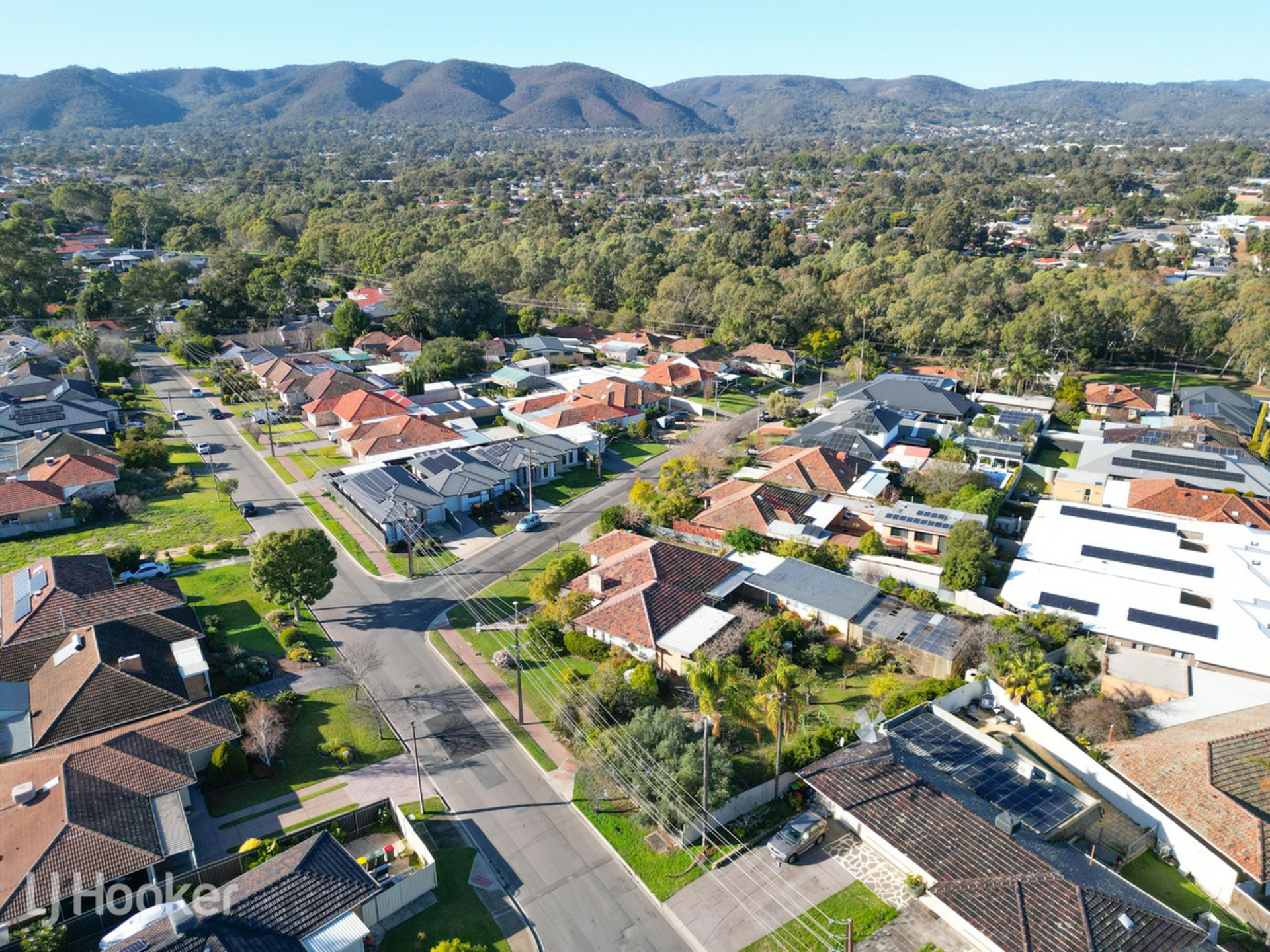 16 Karri Drive, DERNANCOURT
