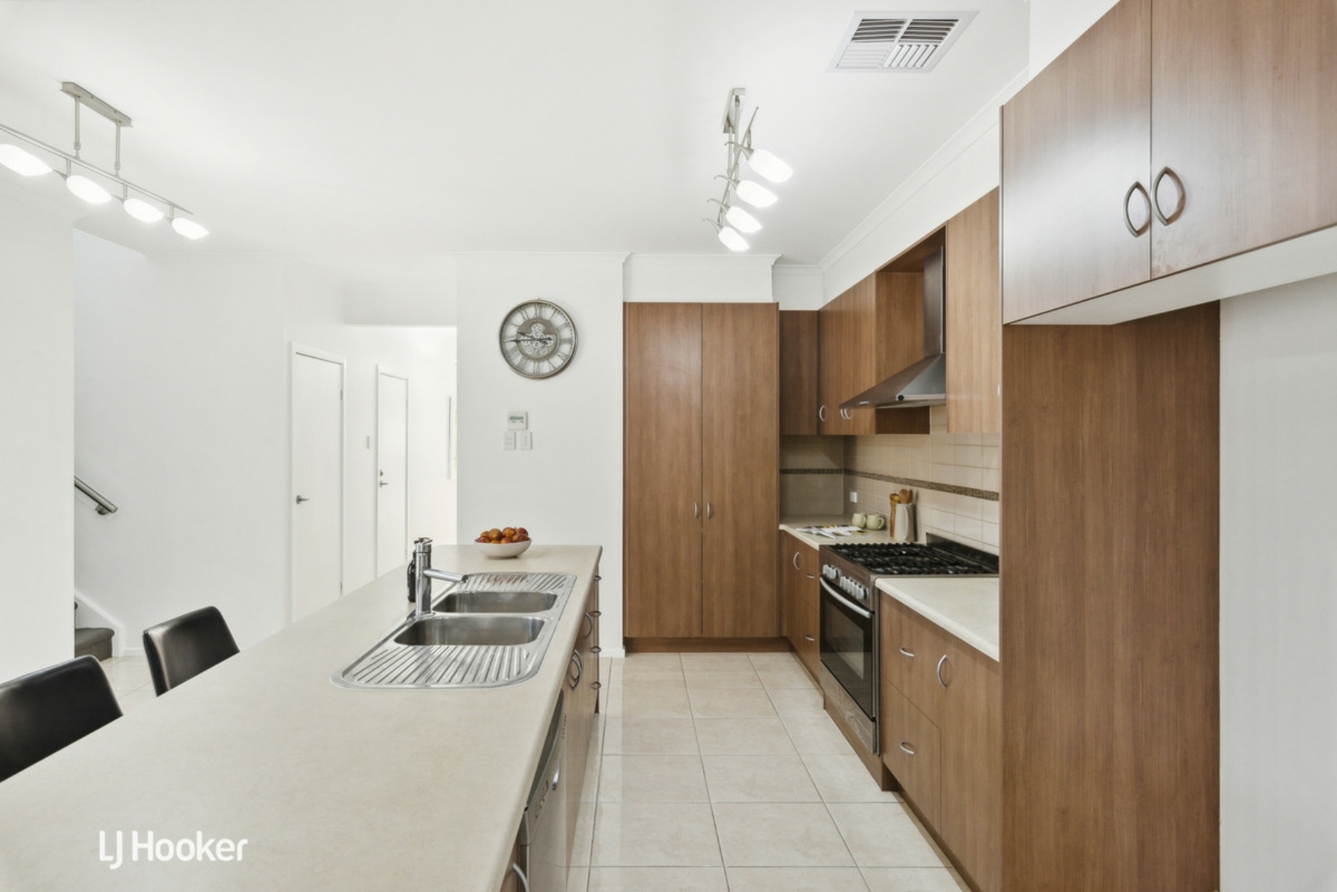 49 Rapid Avenue, LIGHTSVIEW