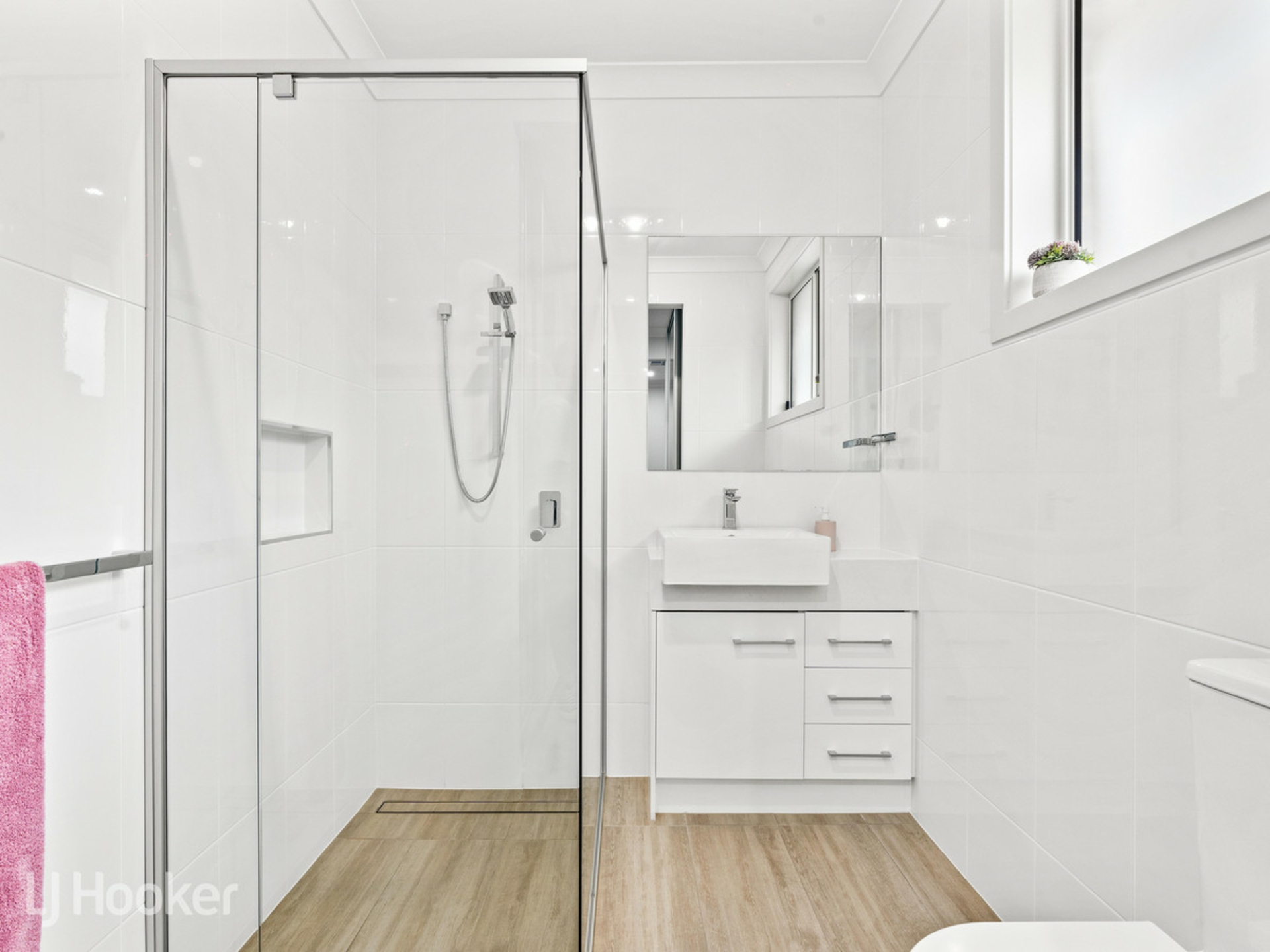 2A Silverlake Crescent, HIGHBURY