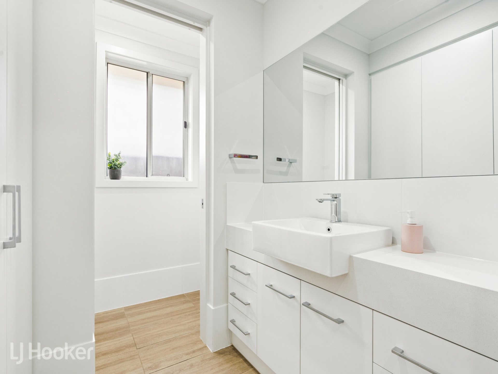 2A Silverlake Crescent, HIGHBURY