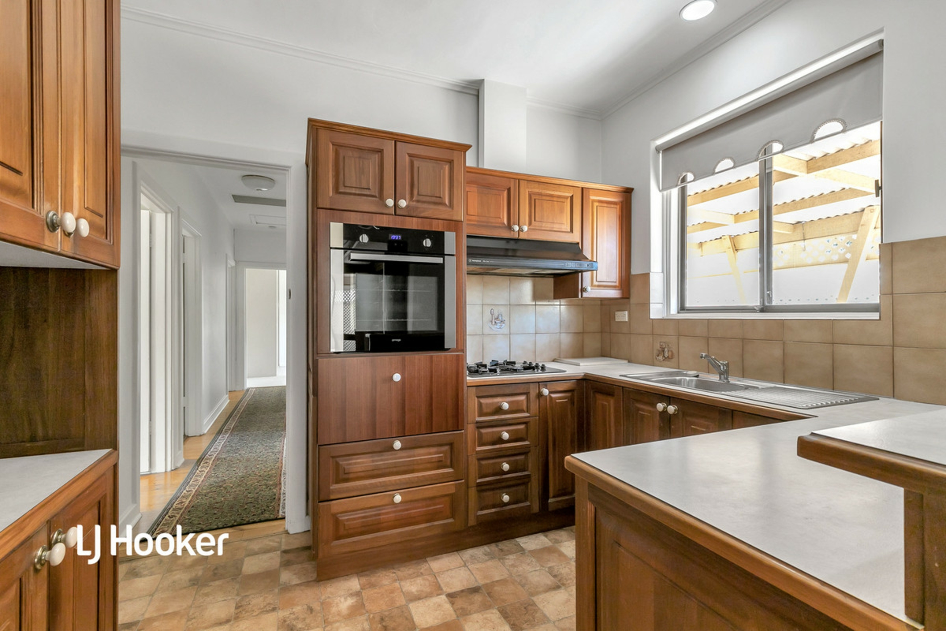 6 Coleridge Crescent, CLEARVIEW