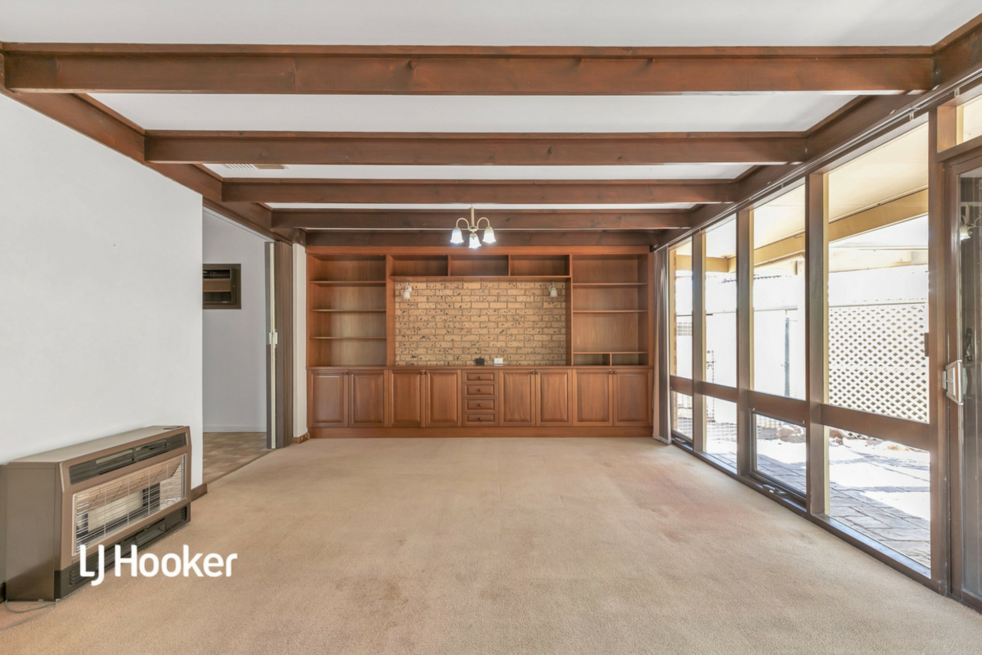 6 Coleridge Crescent, CLEARVIEW